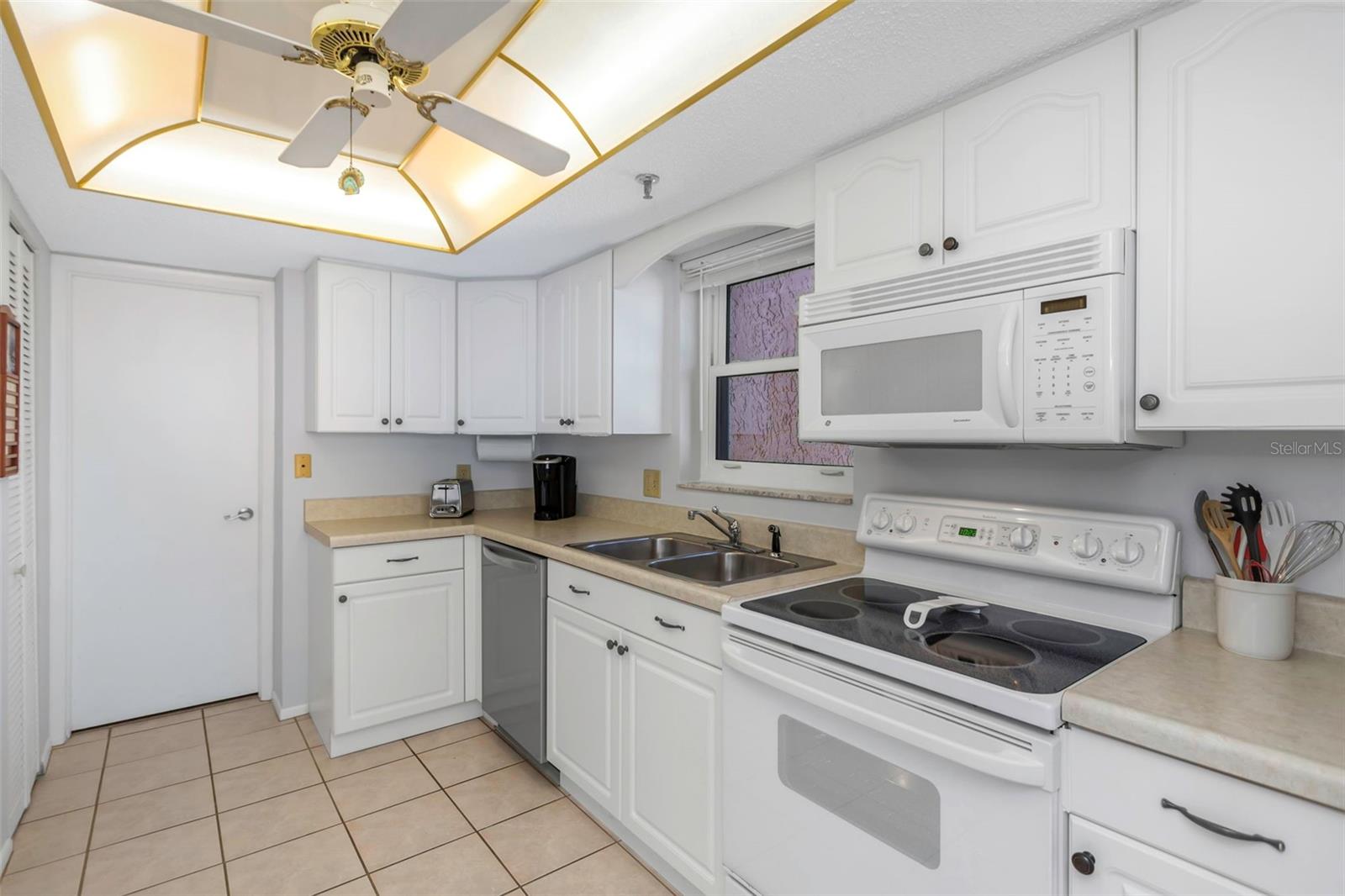 15316 Gulf Blvd #604 Property Photo 6