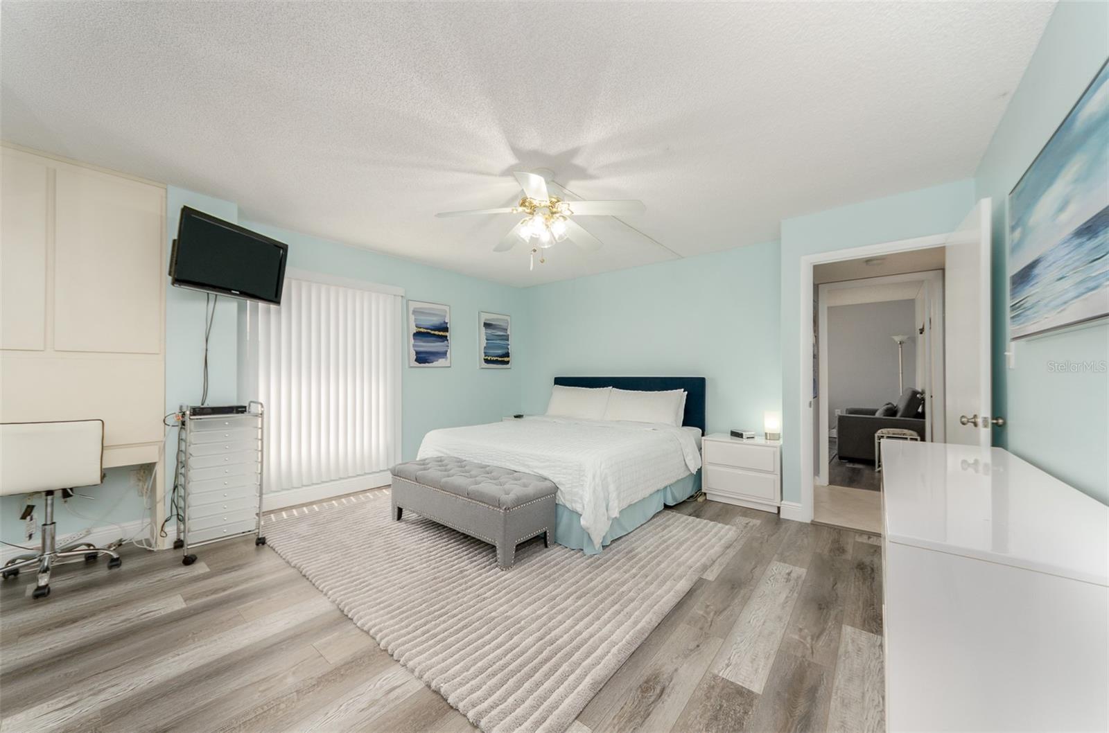 450 S Gulfview Blvd #1204 Property Photo 9