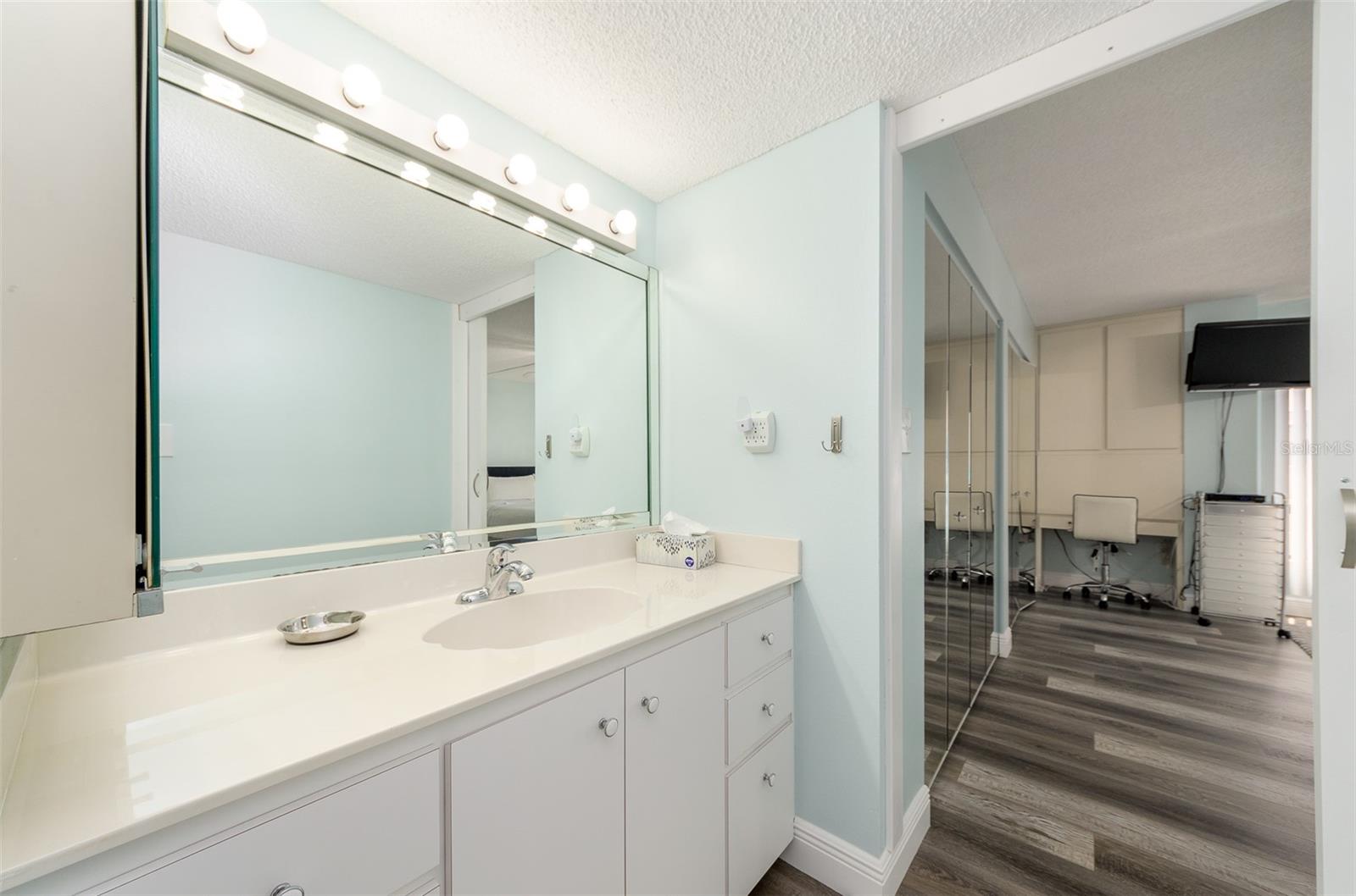 450 S Gulfview Blvd #1204 Property Photo 10
