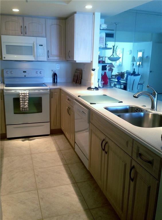 450 S Gulfview Blvd #1606 Property Photo 5