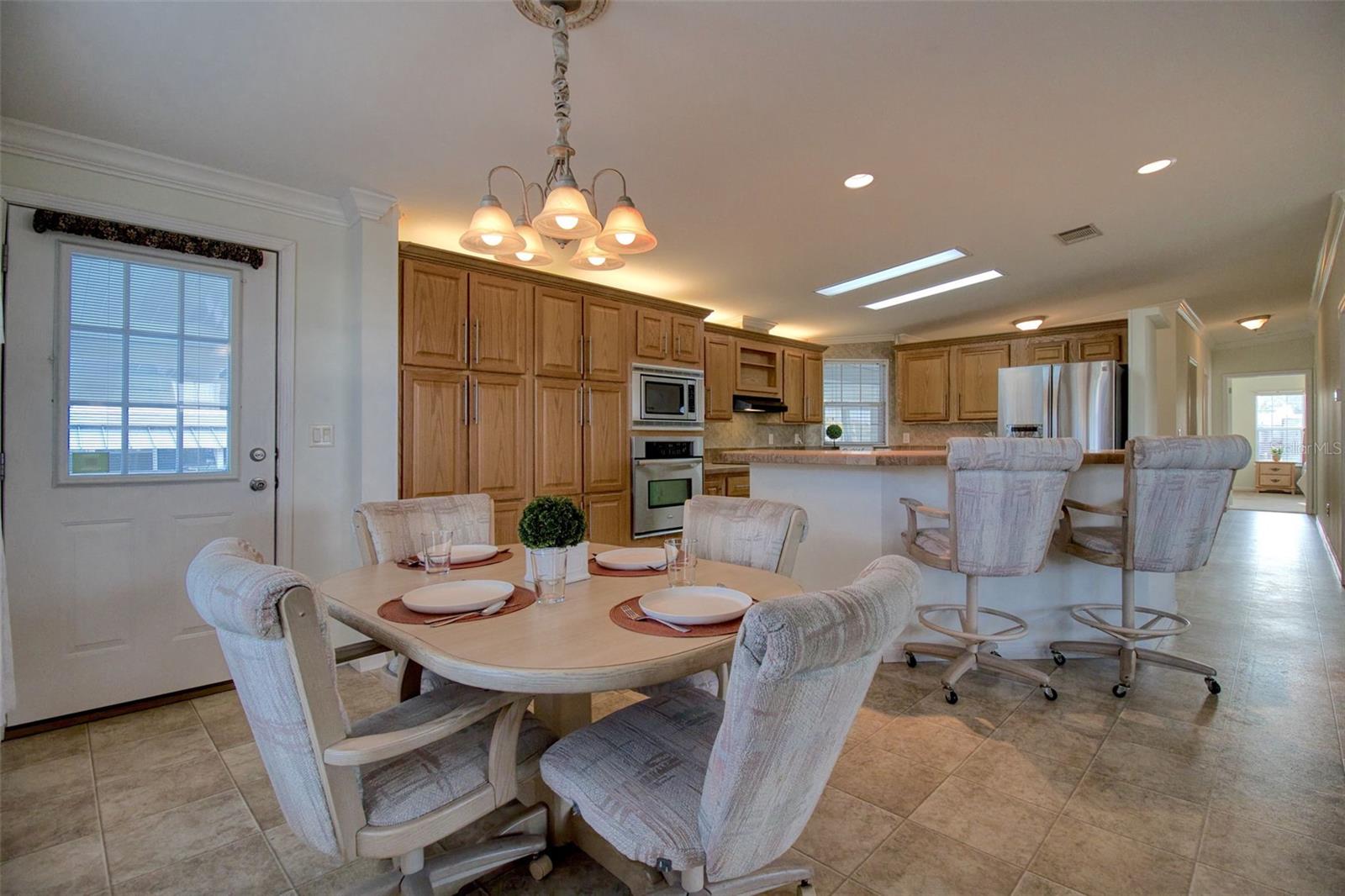 50 Village Green Way #6 Property Photo 14