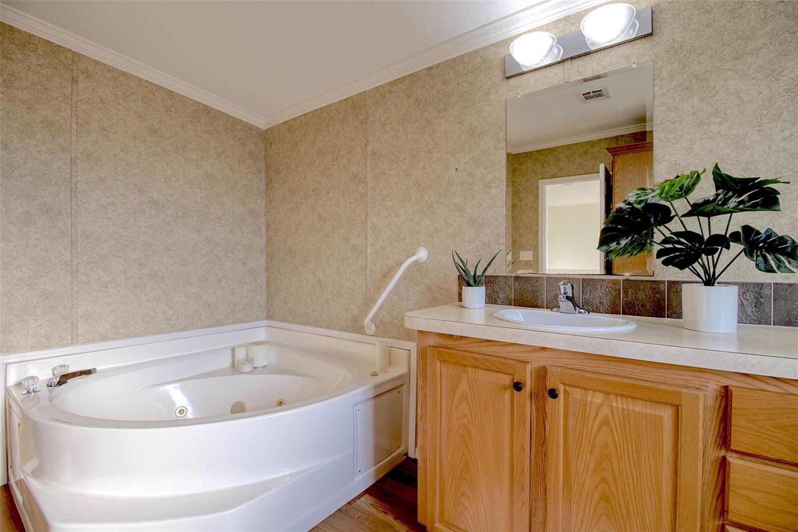 50 Village Green Way #6 Property Photo 23