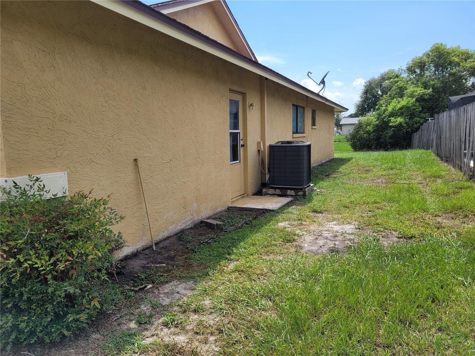 3031 Shadow Oaks Drive Property Photo 4