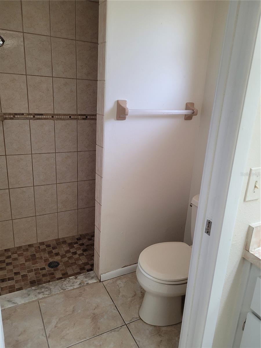 3031 Shadow Oaks Drive Property Photo 9
