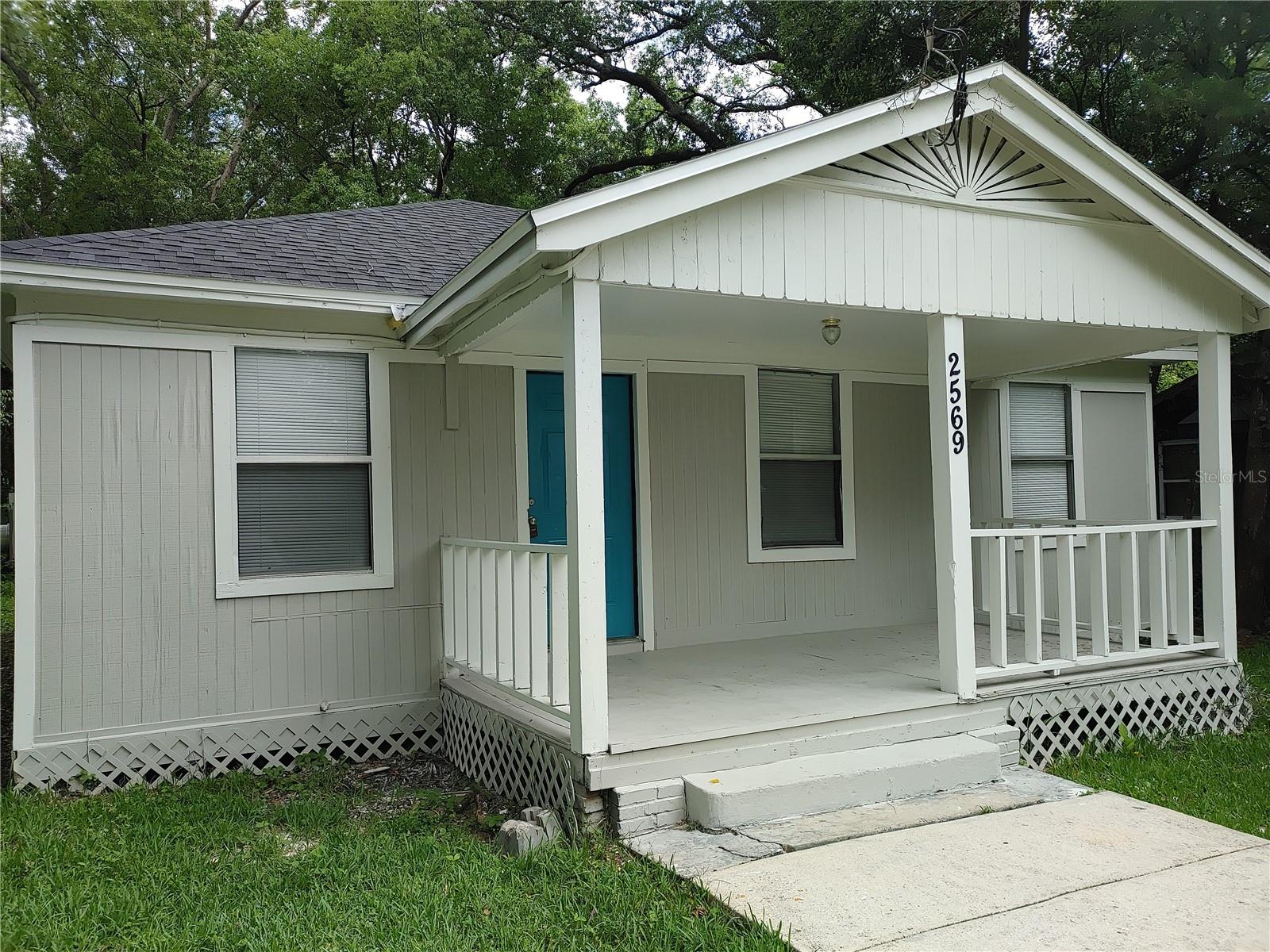 2569 Broadway Avenue Property Photo 1