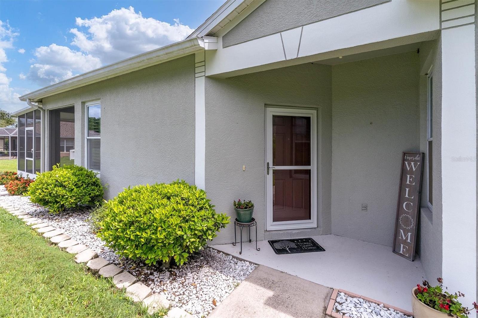 19315 Haskell Place Property Photo 6