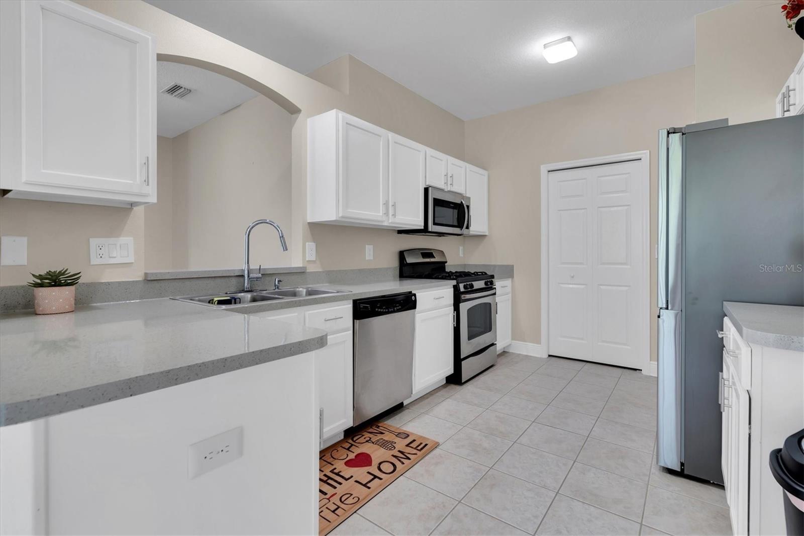 19315 Haskell Place Property Photo 17