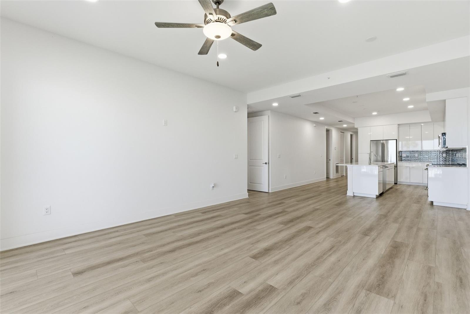 400 150th Ave #305 Property Photo 19