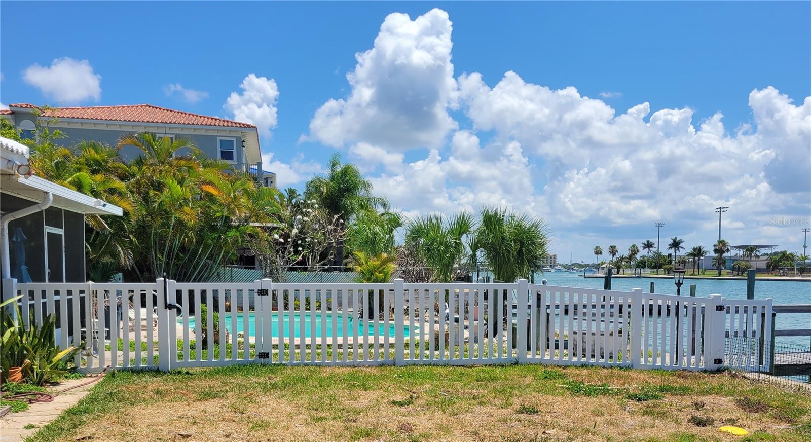15318 Harbor Dr Property Photo 4