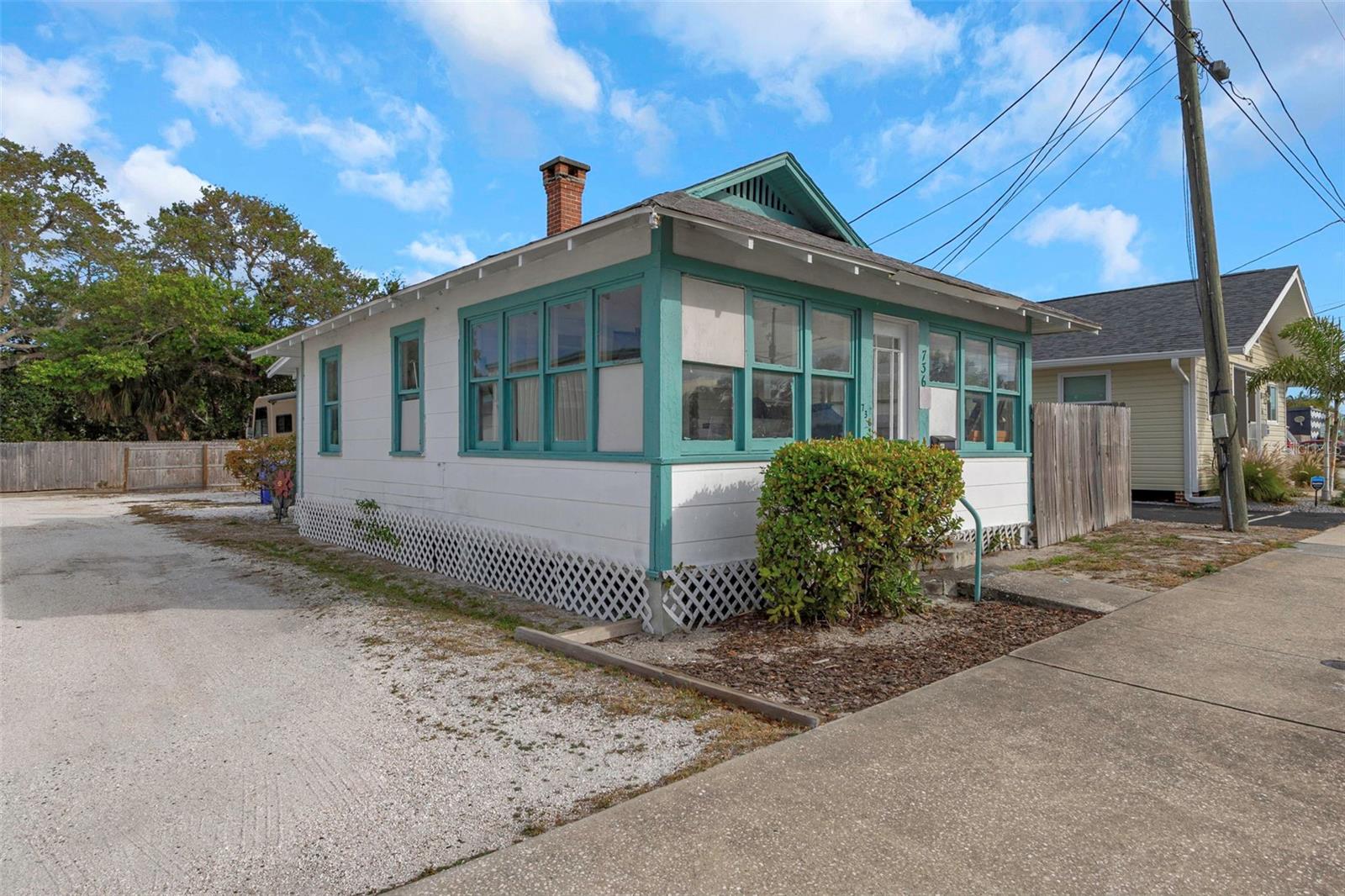 736 Main St Property Photo