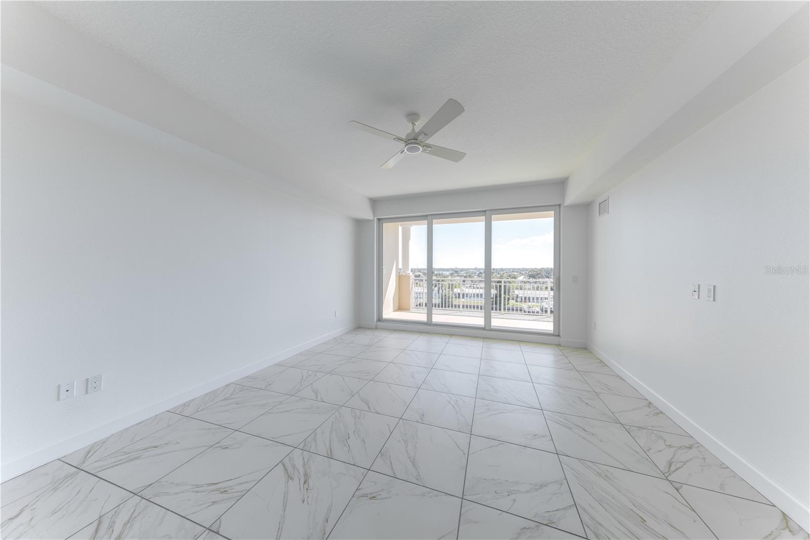 125 Island Way #404 Property Photo 20