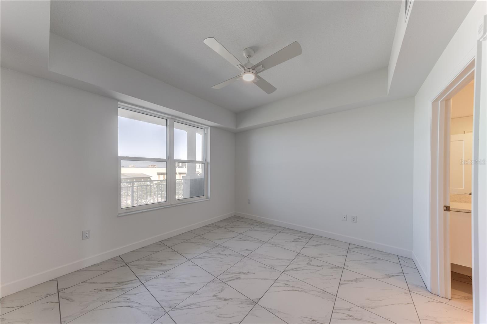 125 Island Way #404 Property Photo 30