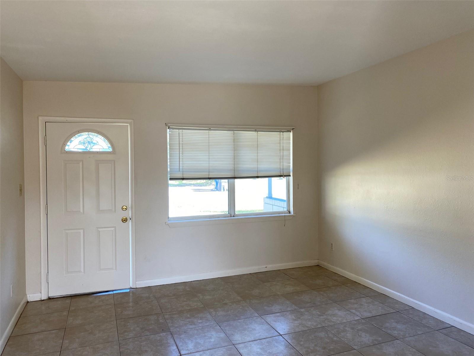 1105 Briarwood Rd Property Photo 4