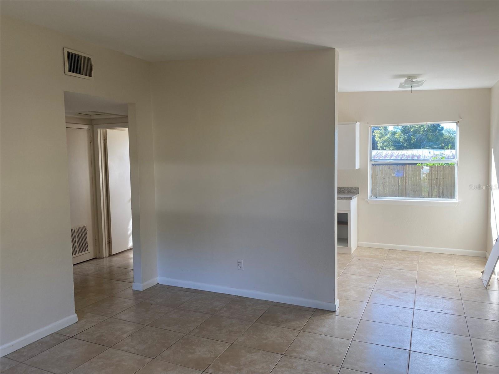 1105 Briarwood Rd Property Photo 5