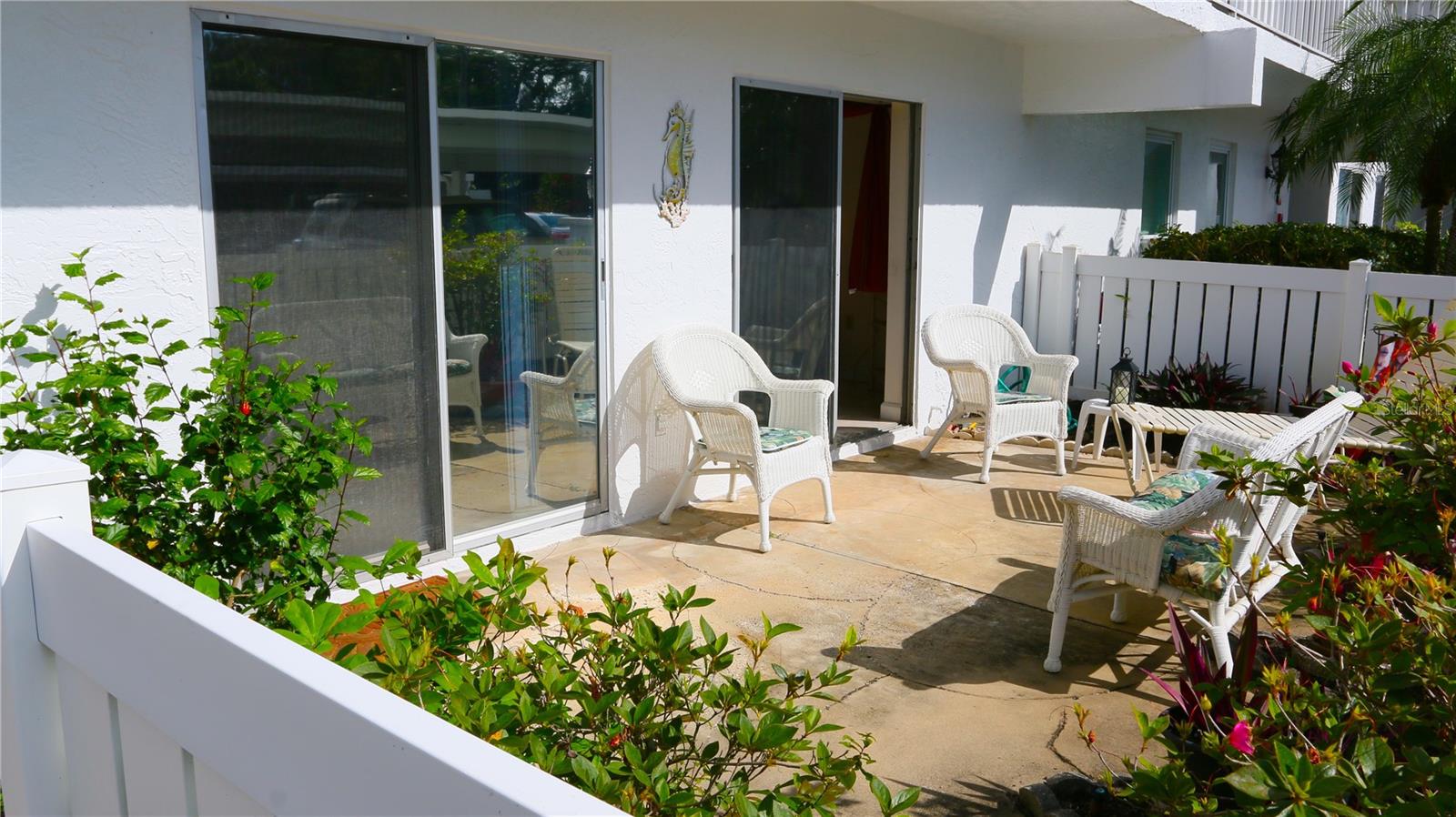 1655 S Highland Ave #j194 Property Photo 4