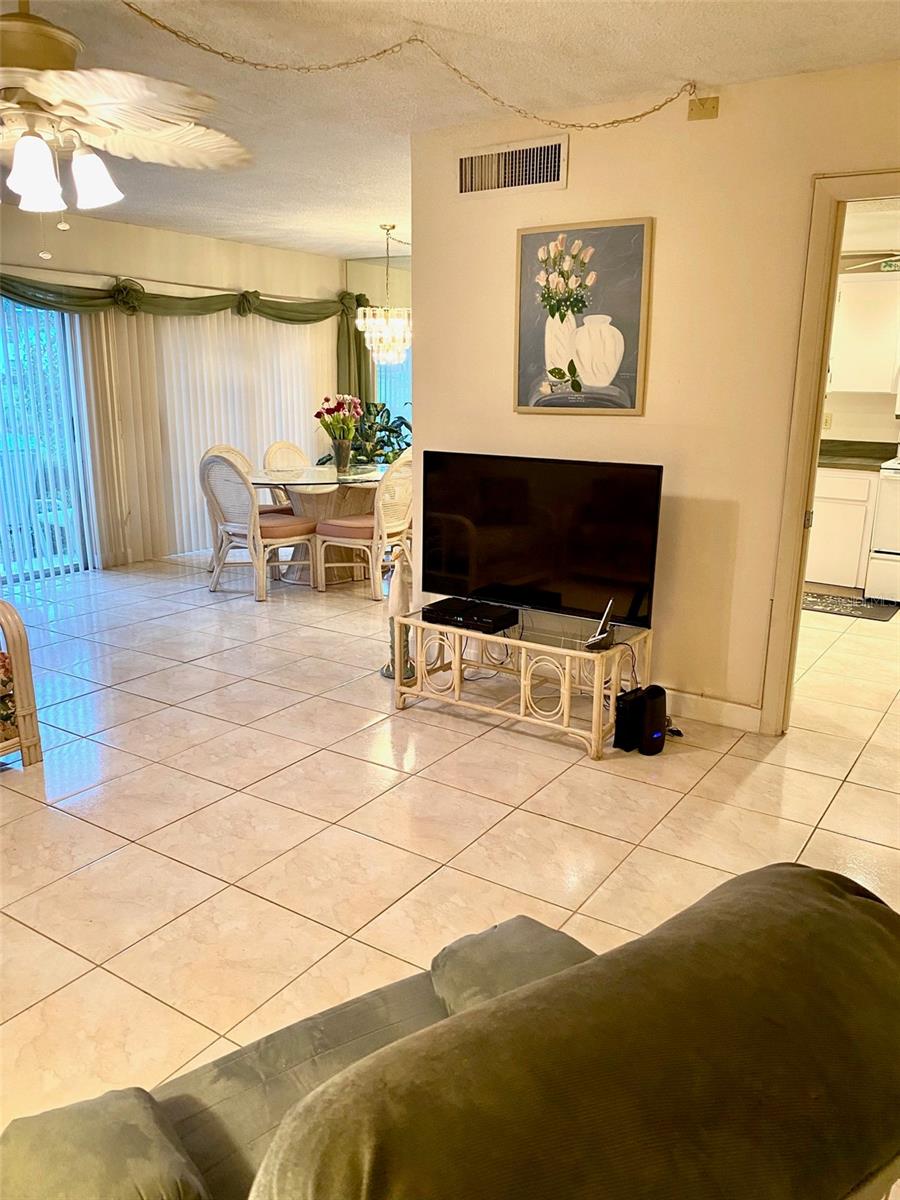 1655 S Highland Ave #j194 Property Photo 11