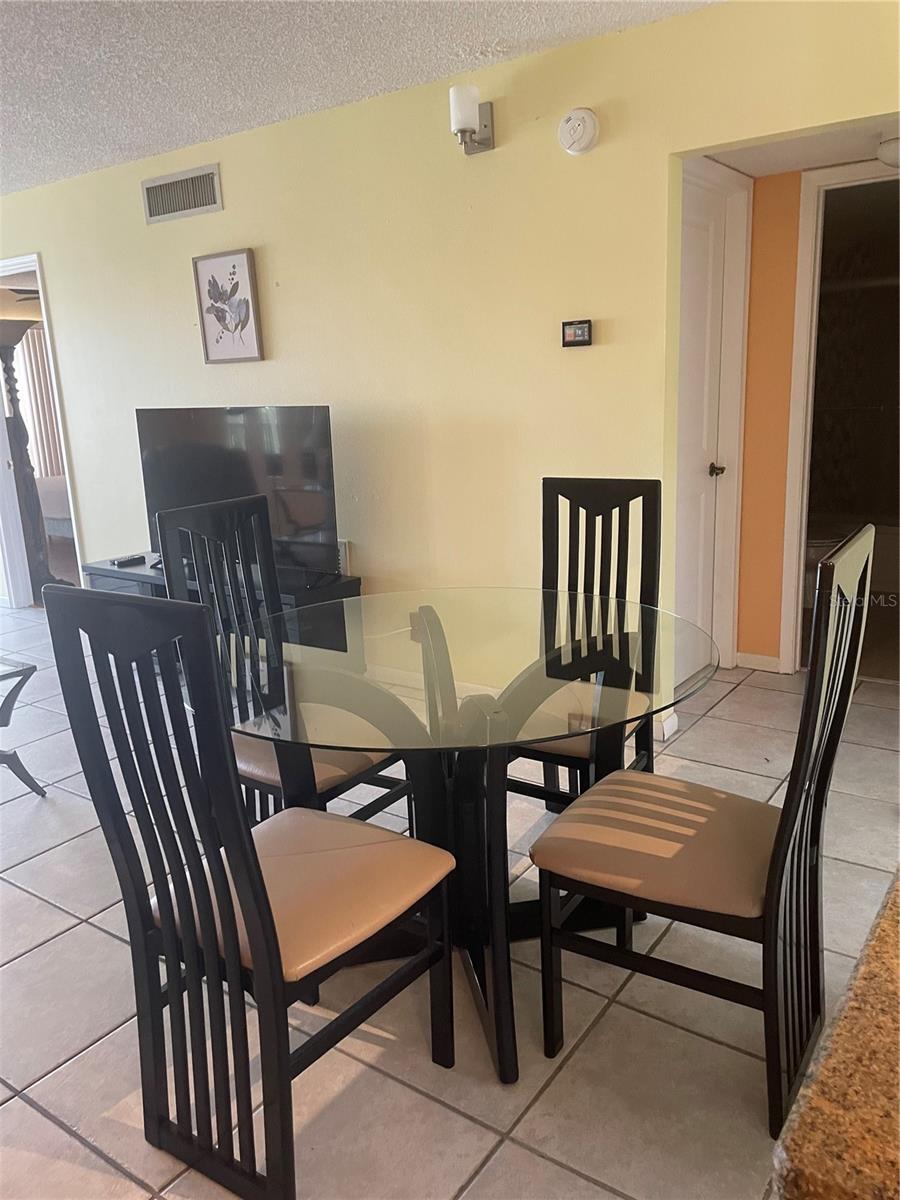 6294 Bahia Del Mar Cir #215 Property Photo 8