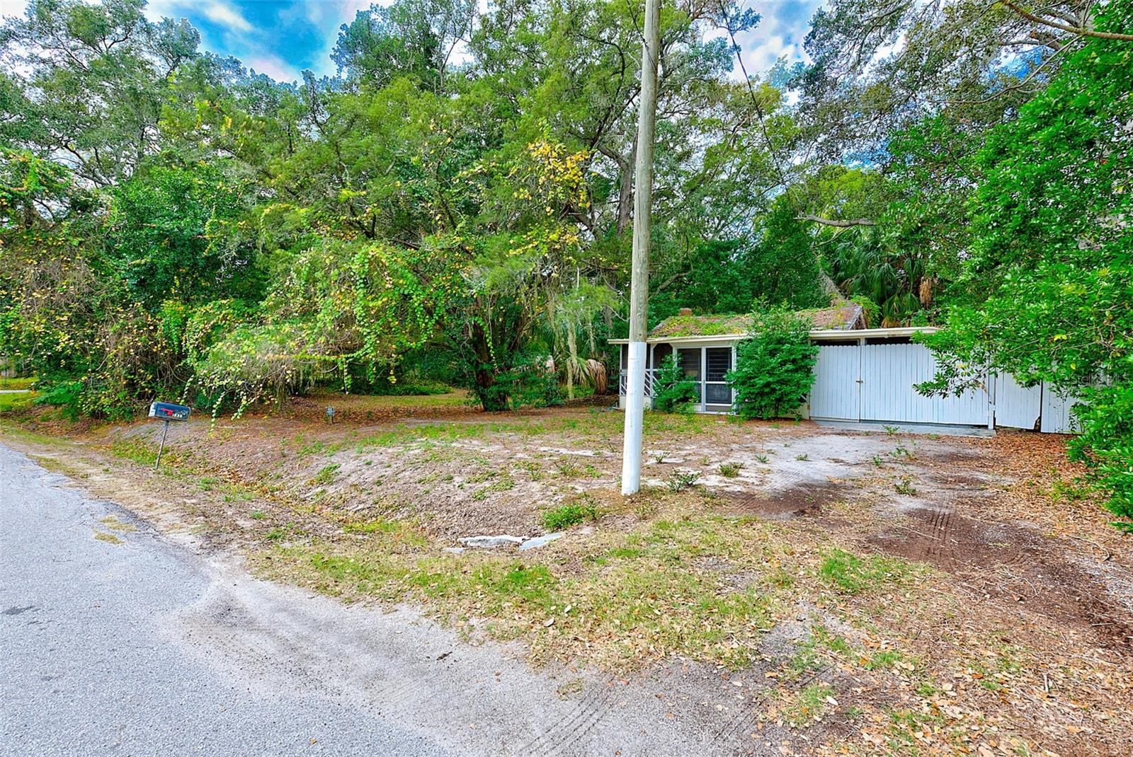 1838 Sylvan Dr Property Photo 9