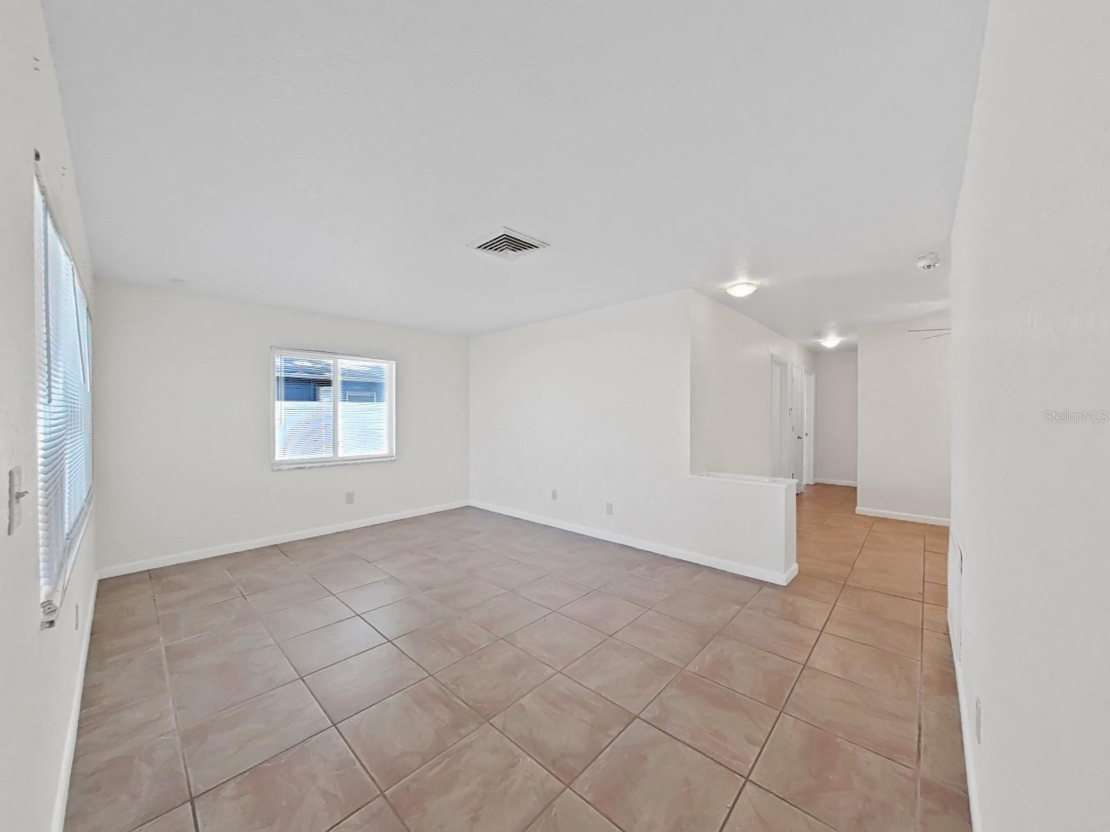 1750 Montana Ave Ne Property Photo 6