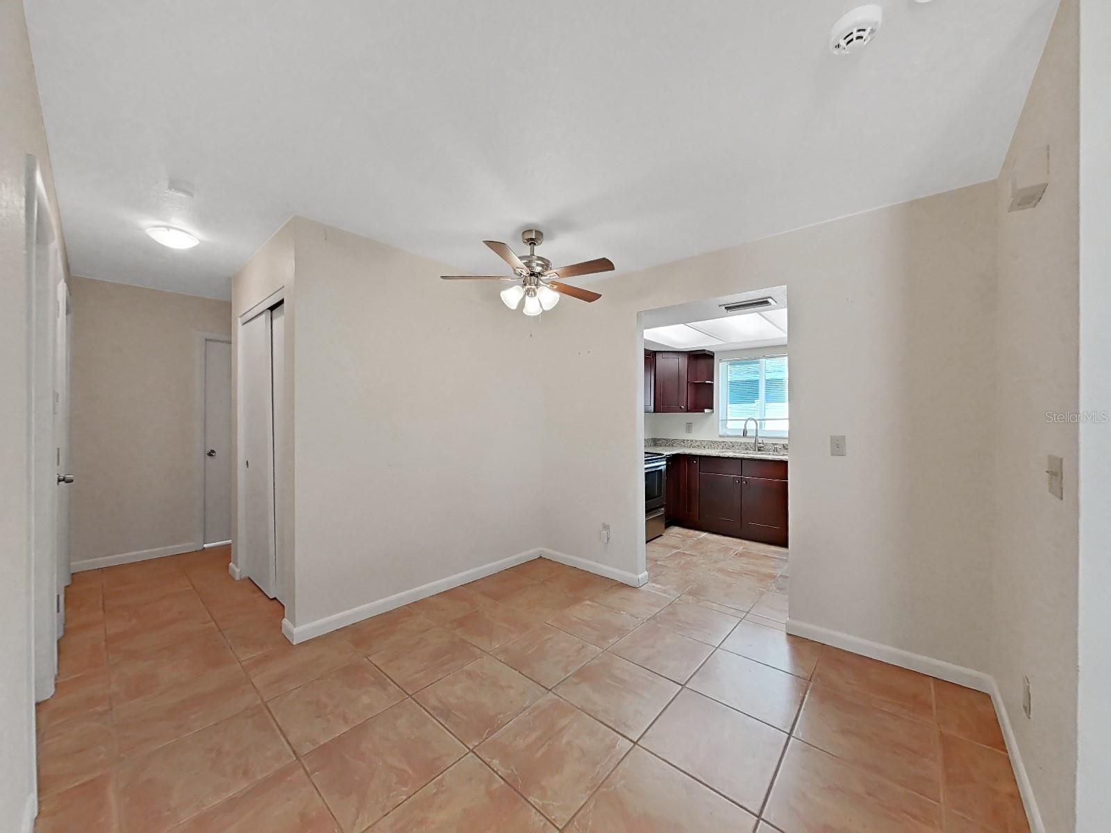 1750 Montana Ave Ne Property Photo 9