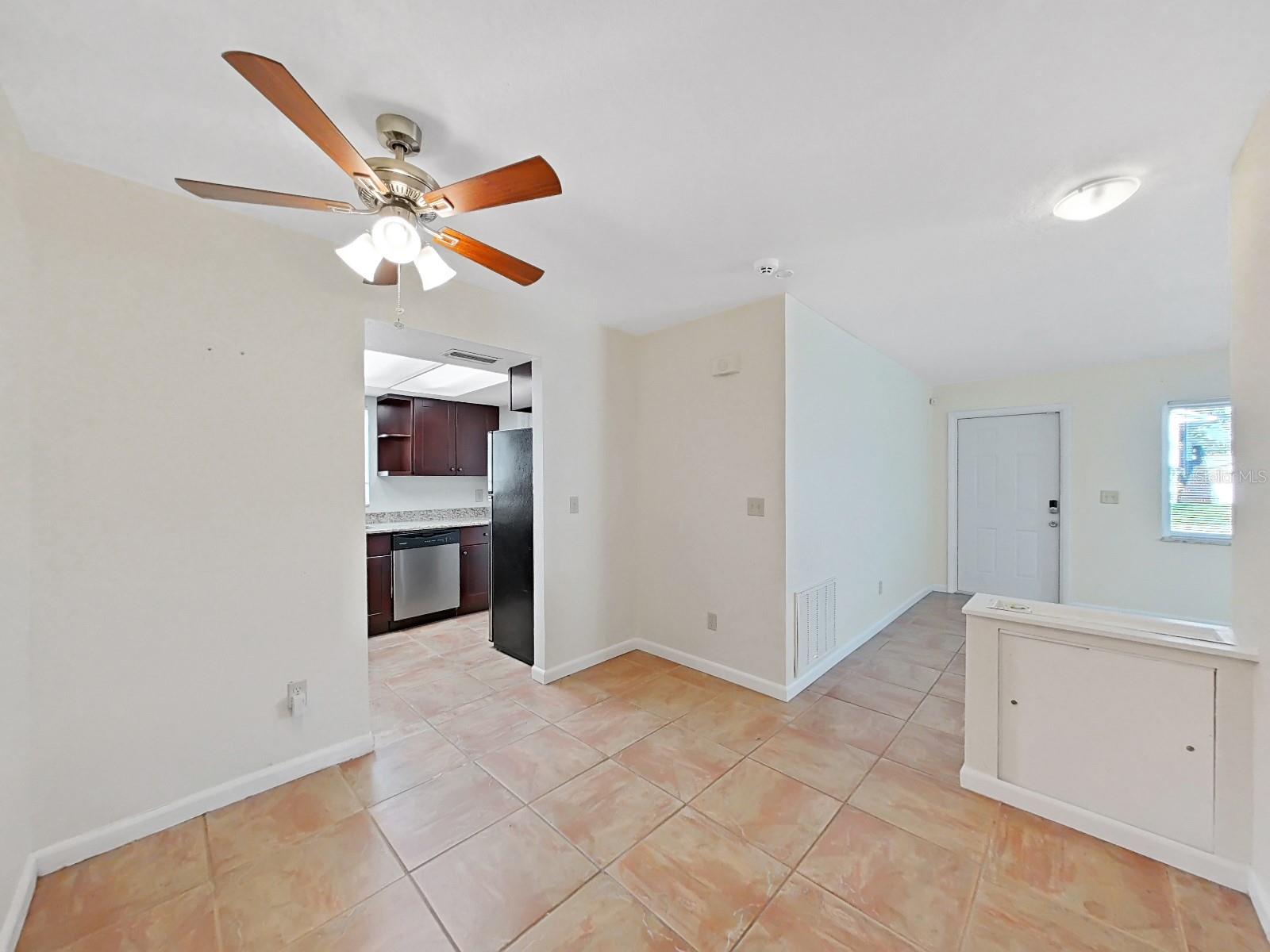 1750 Montana Ave Ne Property Photo 10