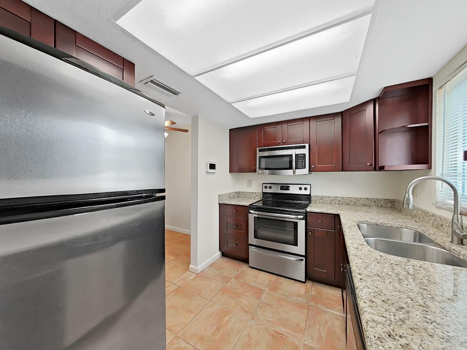 1750 Montana Ave Ne Property Photo 14