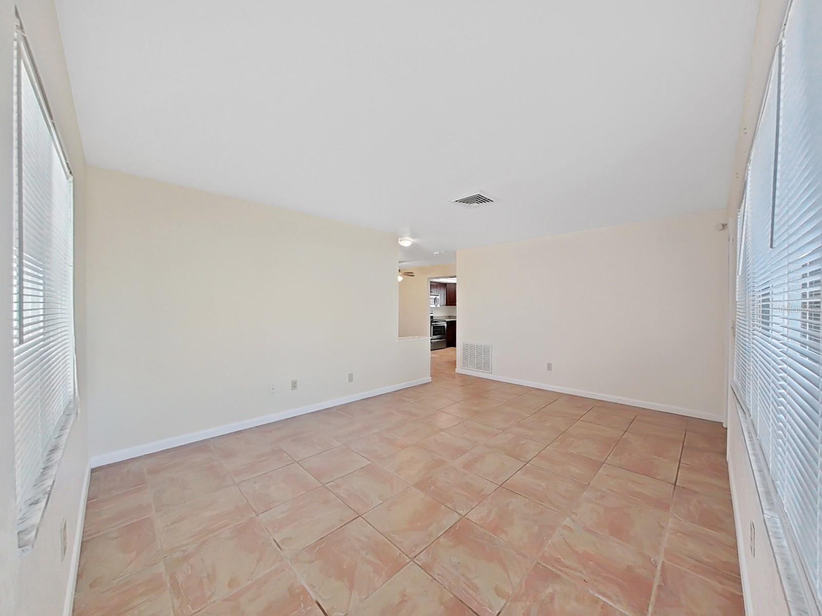 1750 Montana Ave Ne Property Photo 15