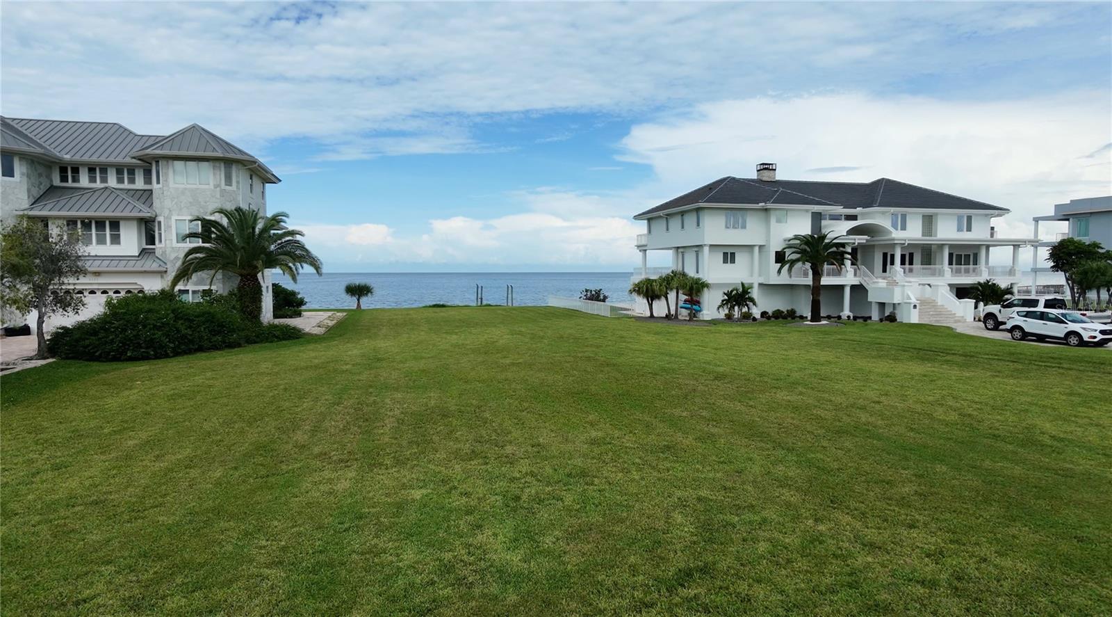 5141 WESTSHORE DR