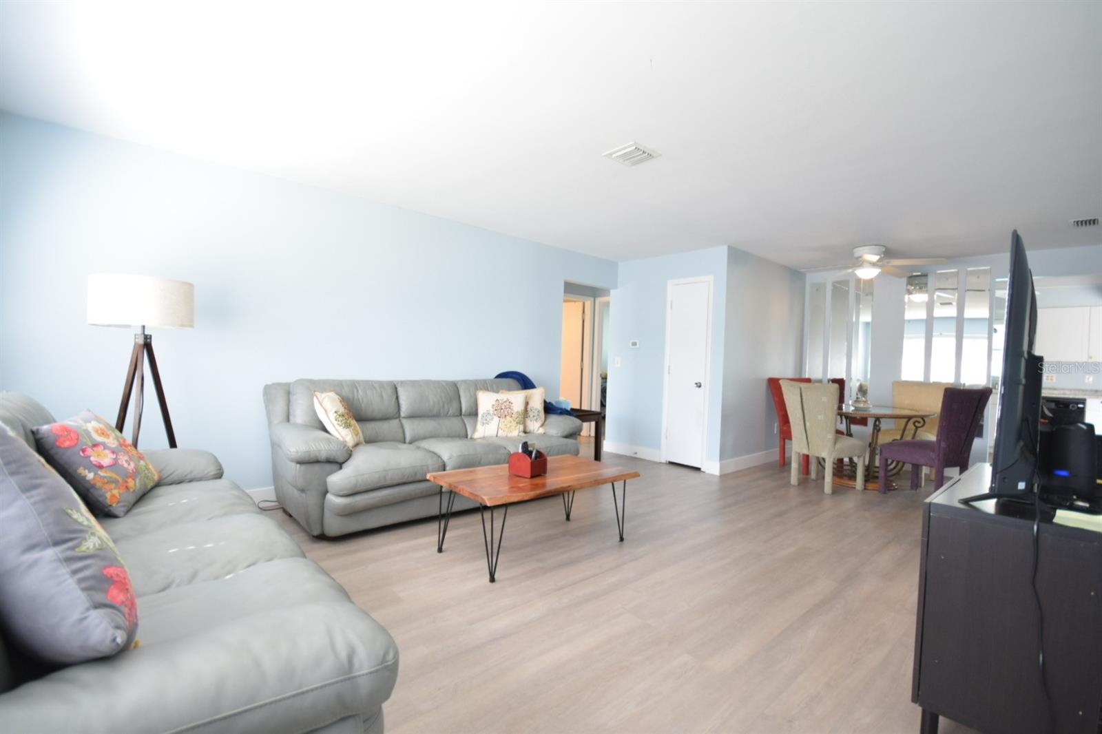 7057 Versailles N #15 Property Photo 3