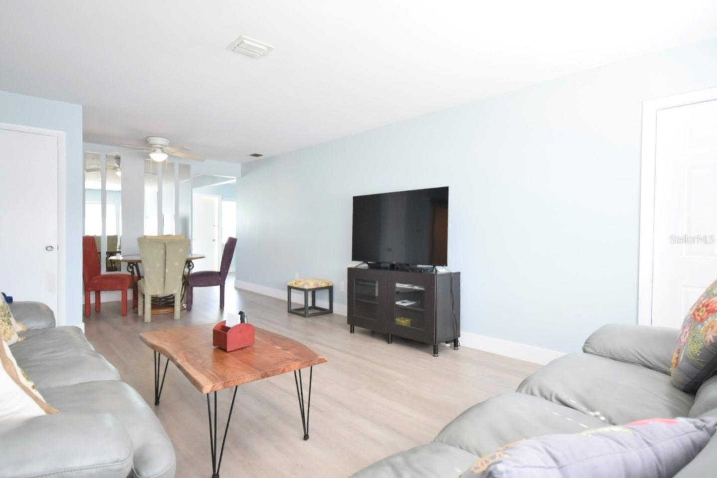 7057 Versailles N #15 Property Photo 4