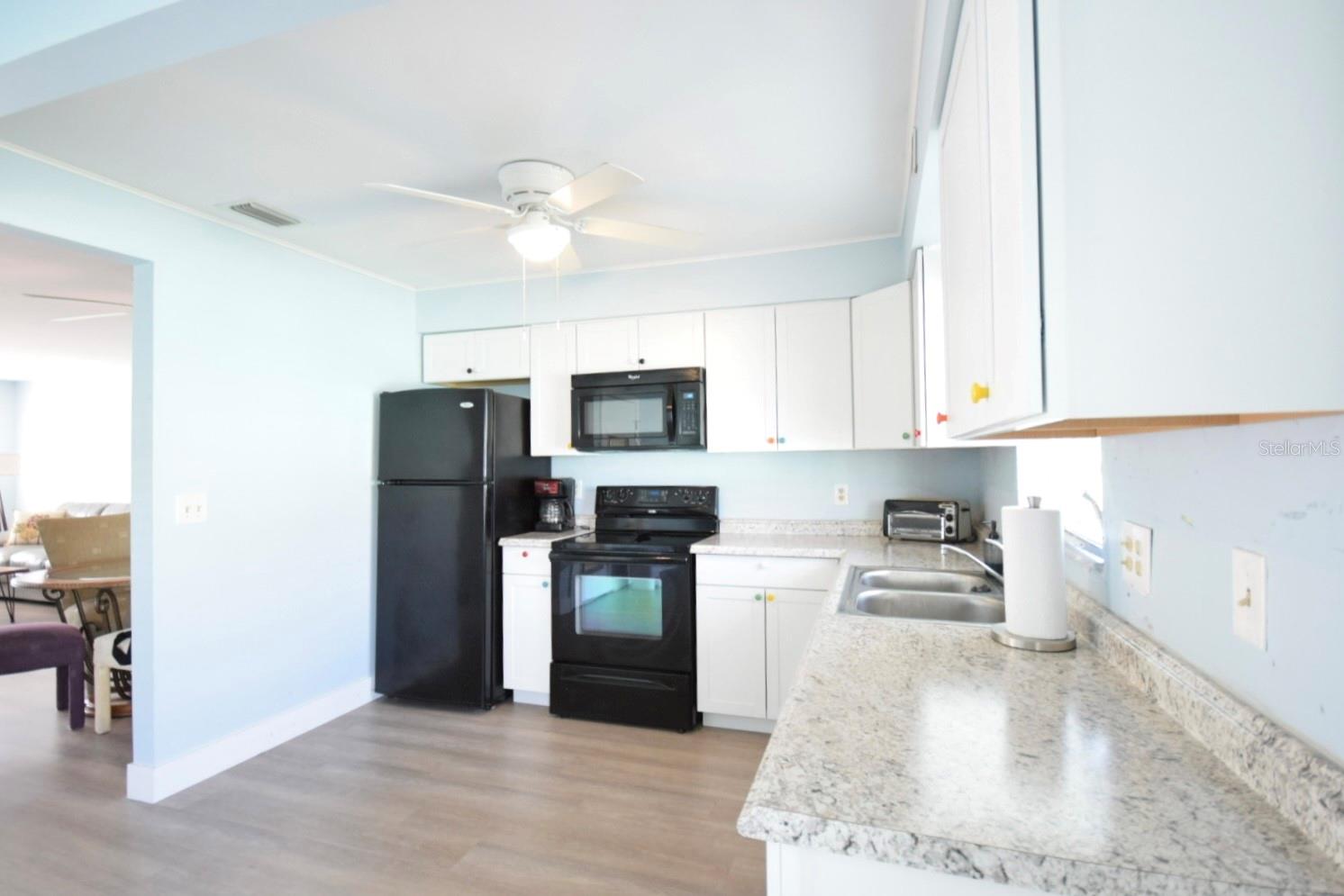 7057 Versailles N #15 Property Photo 10