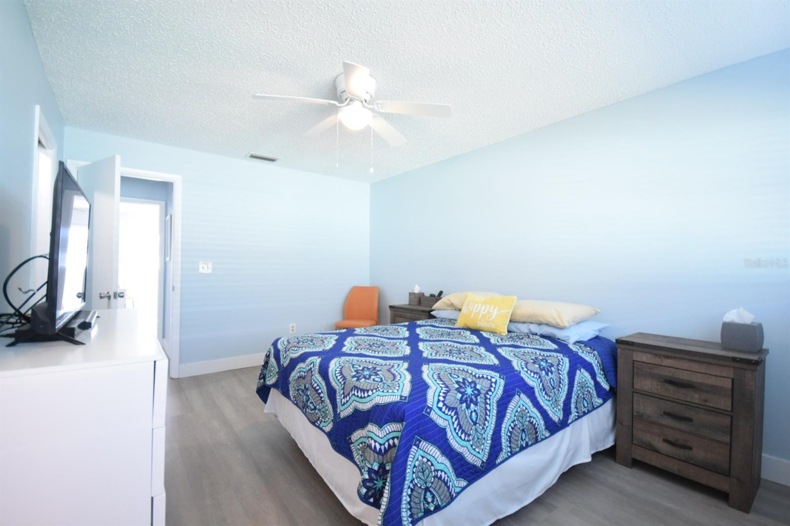 7057 Versailles N #15 Property Photo 18