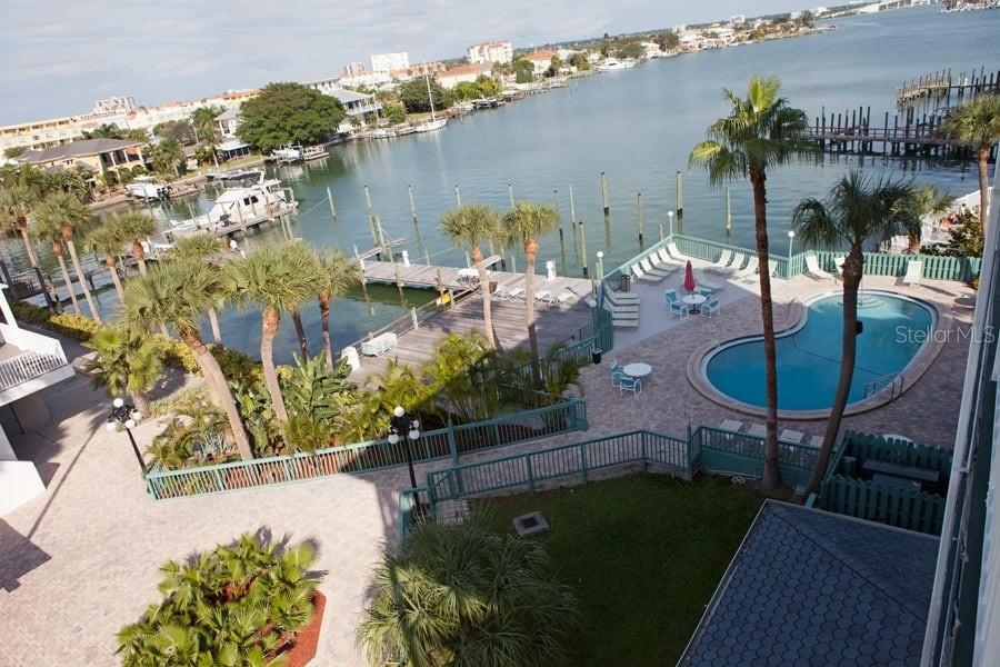504 S Gulfview Blvd Property Photo 10