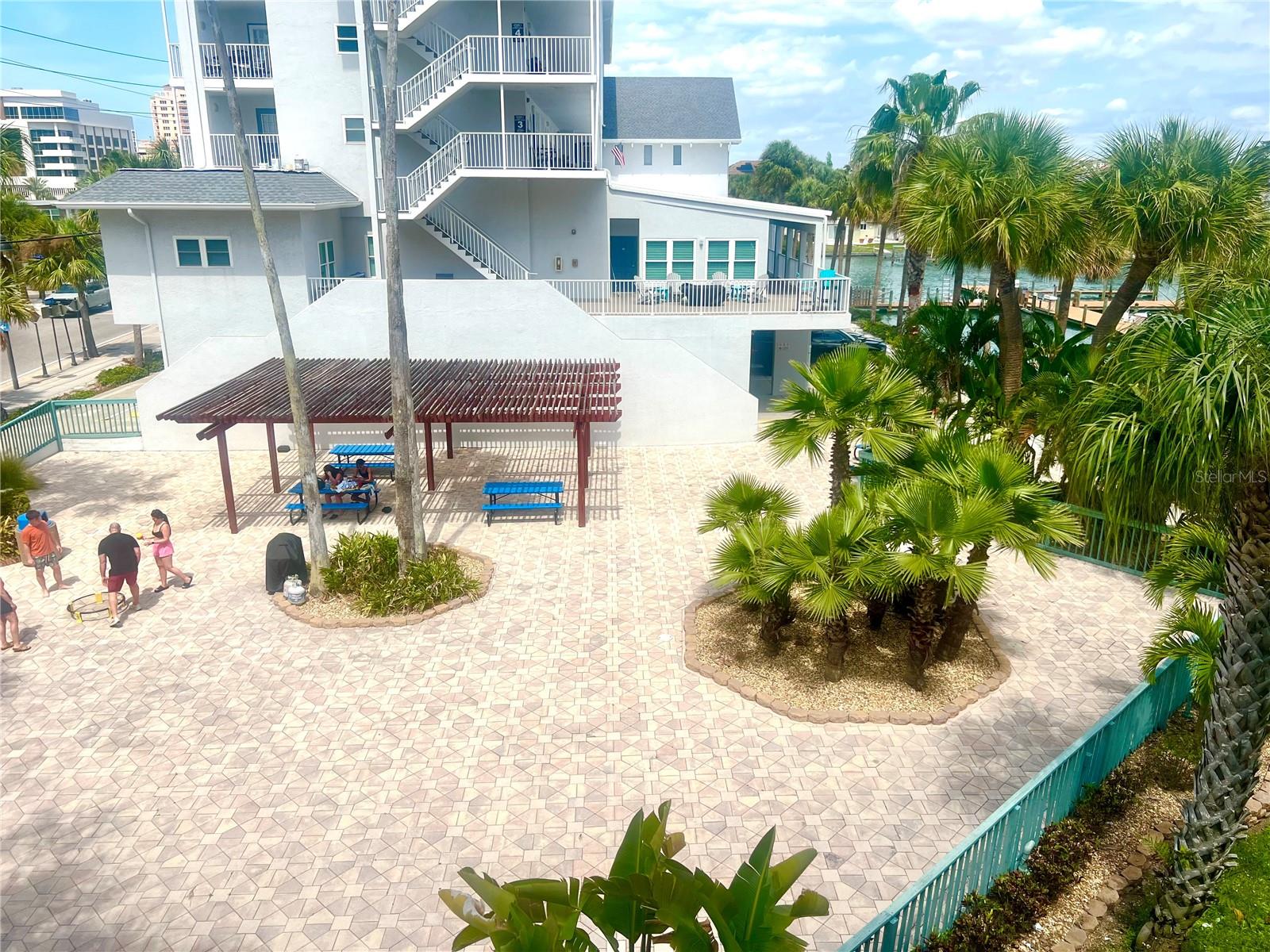 504 S Gulfview Blvd Property Photo 12