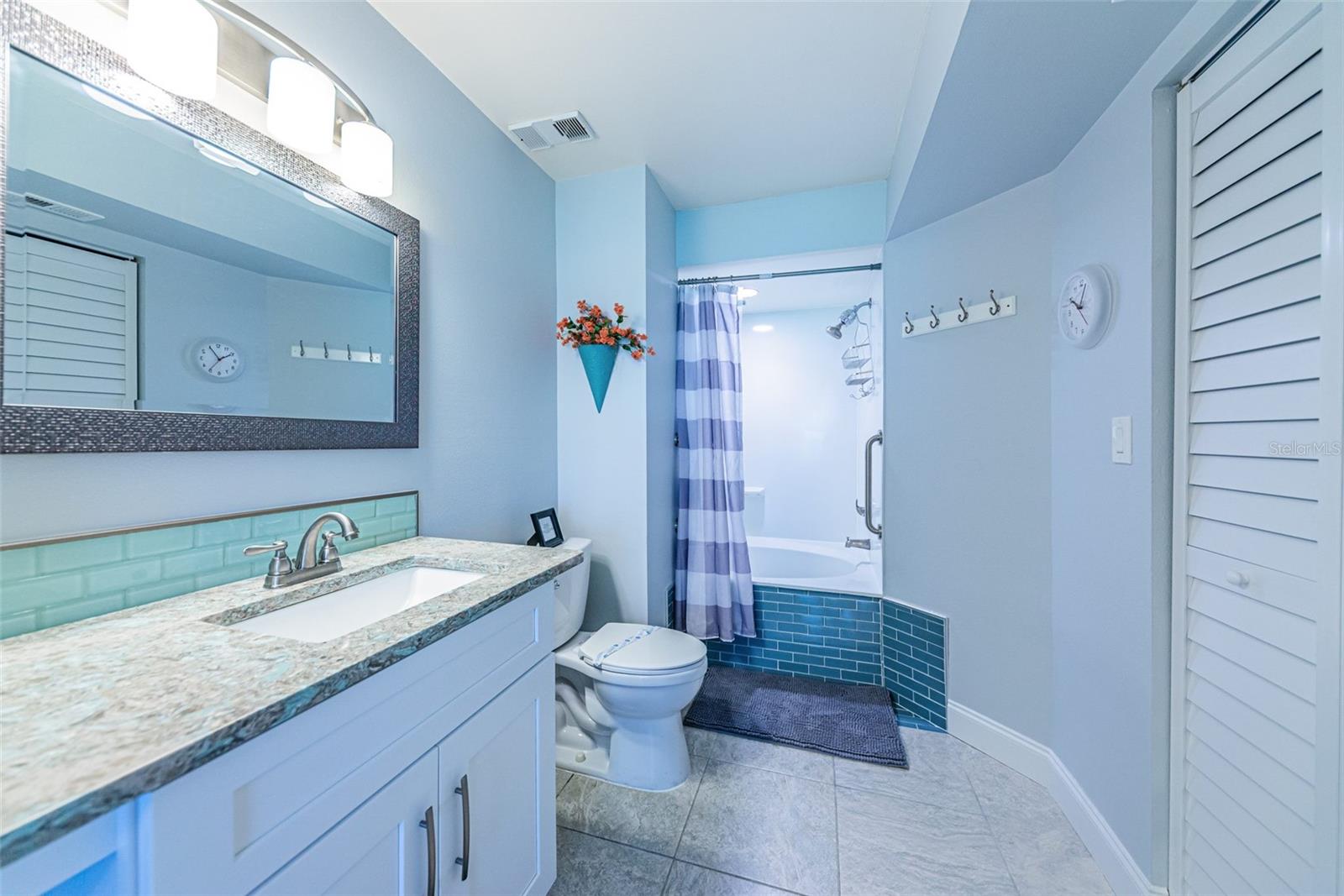 6000 Bahia Del Mar Cir #130 Property Photo 17