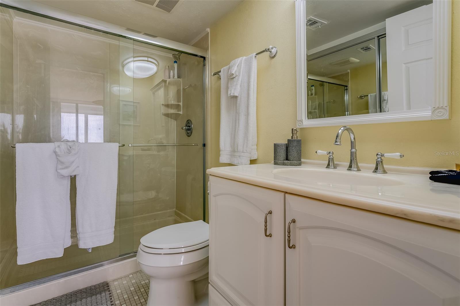 17900 Gulf Blvd #2e Property Photo 16