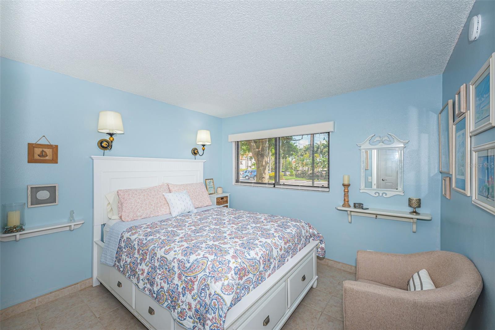 U8238569 Property Photo 6