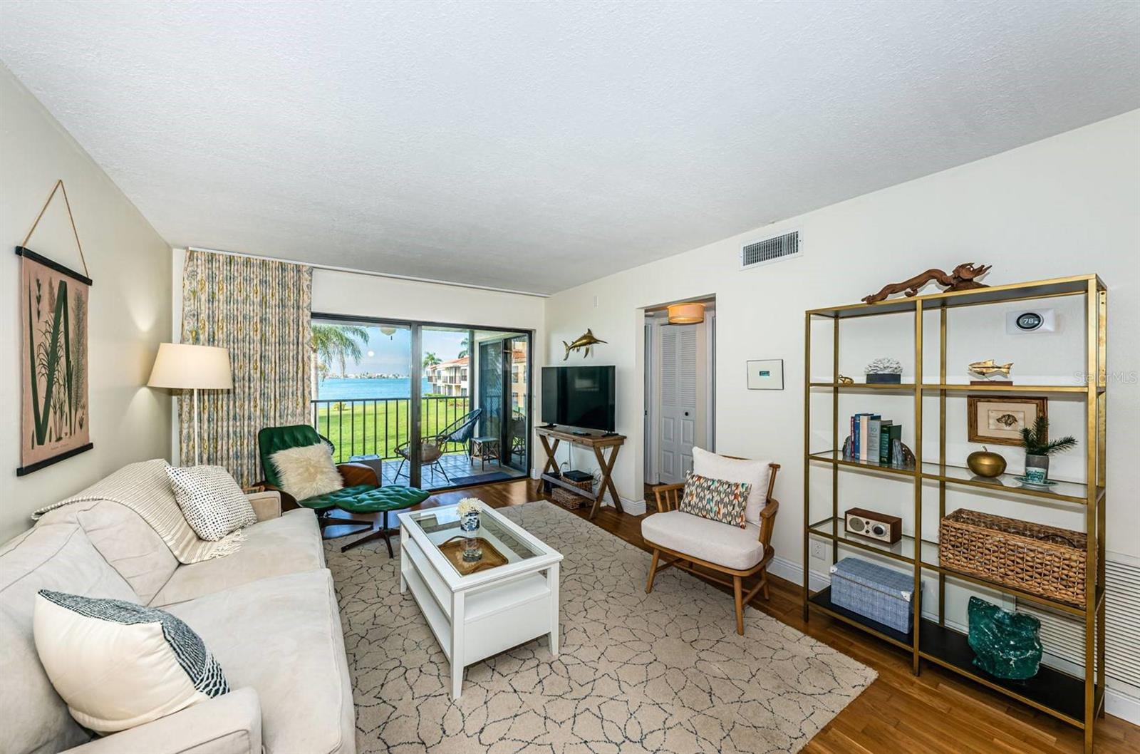 6295 Bahia Del Mar Cir #216 Property Photo 11