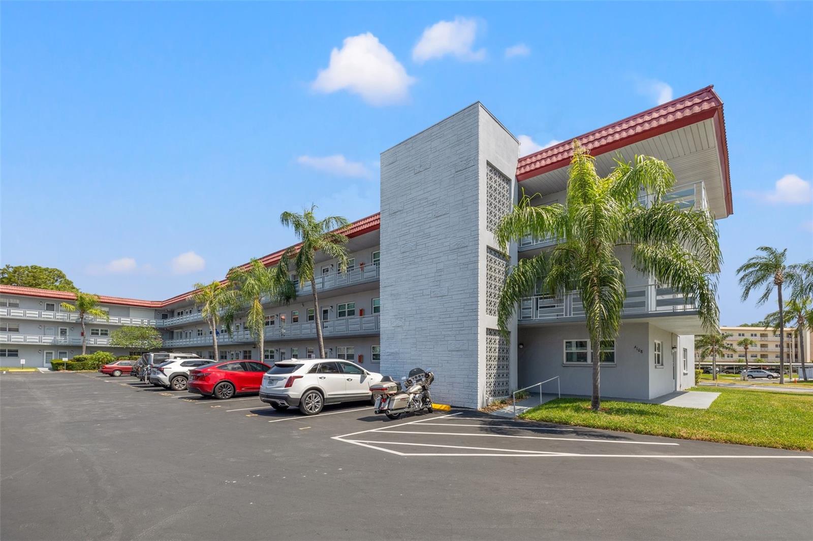 5660 80th St N #a208 Property Photo 1