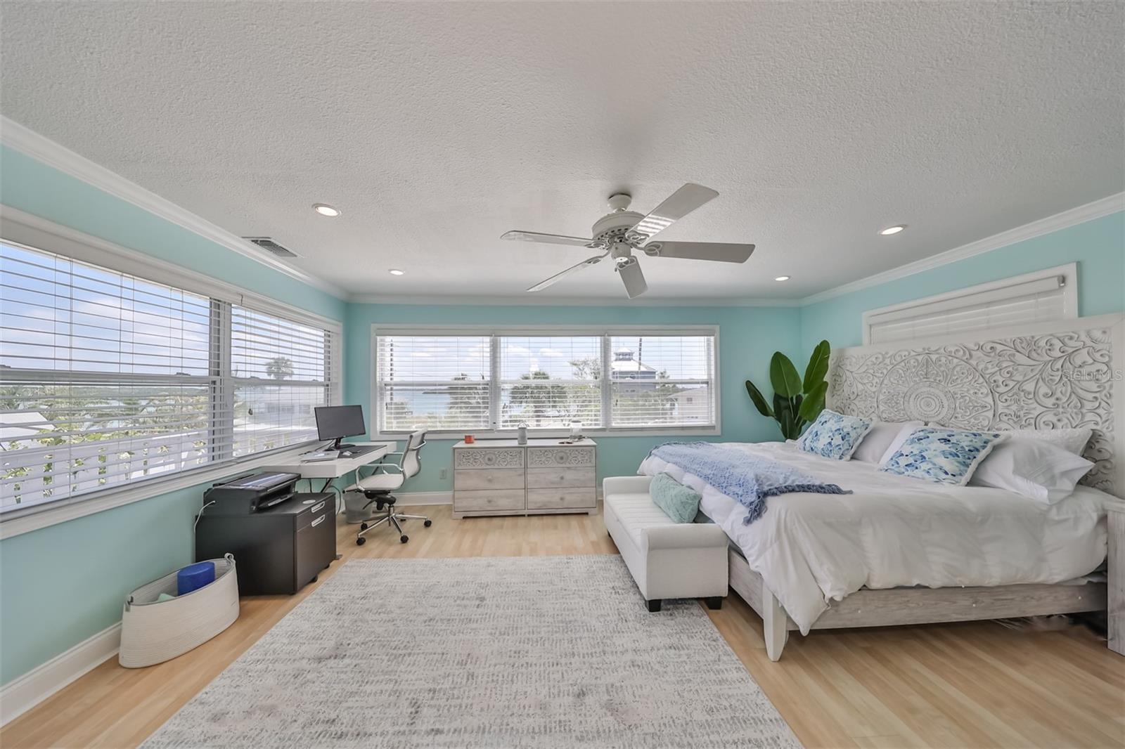 13004 Boca Ciega Ave Property Photo 6