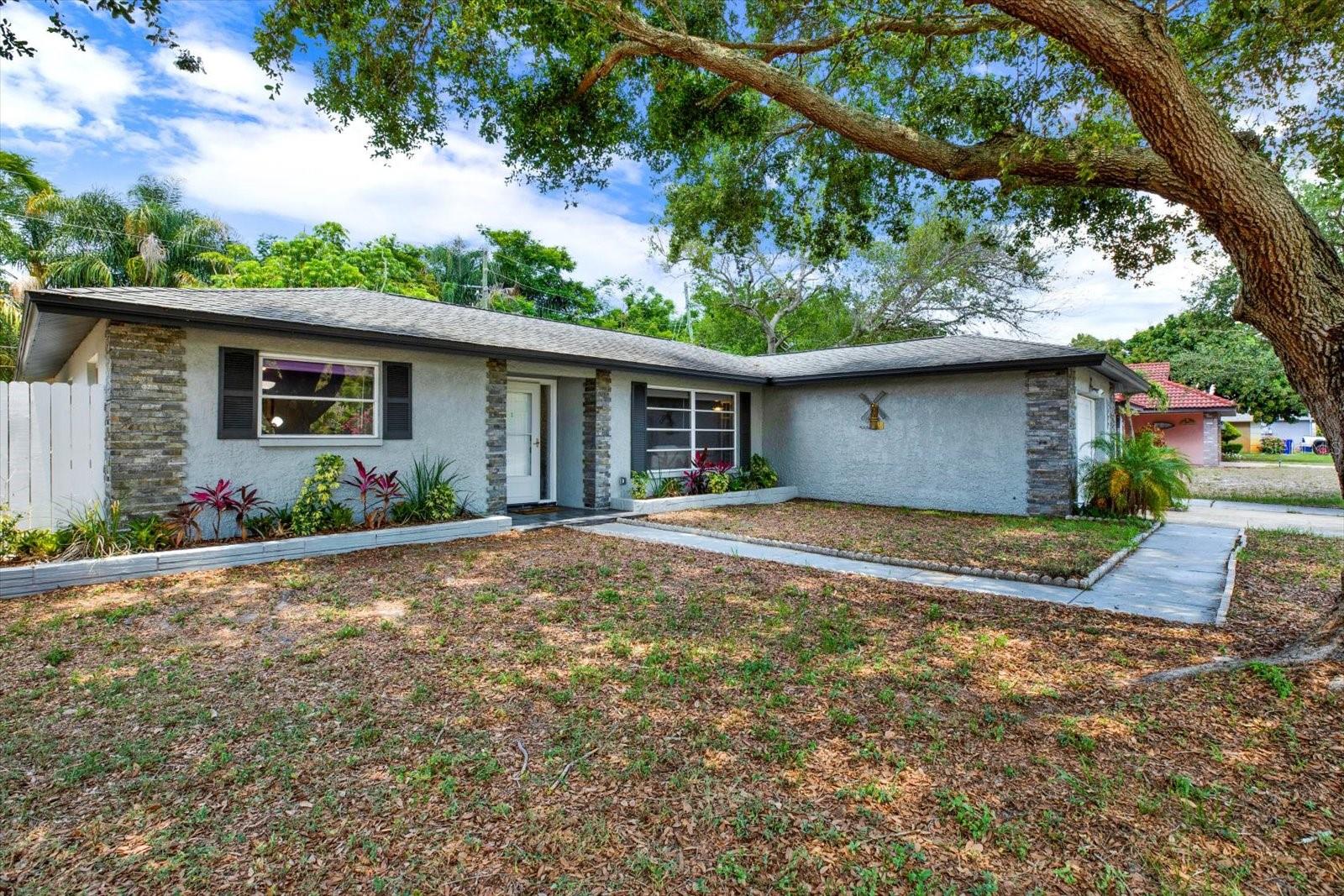 2499 Indigo Dr Property Photo 1