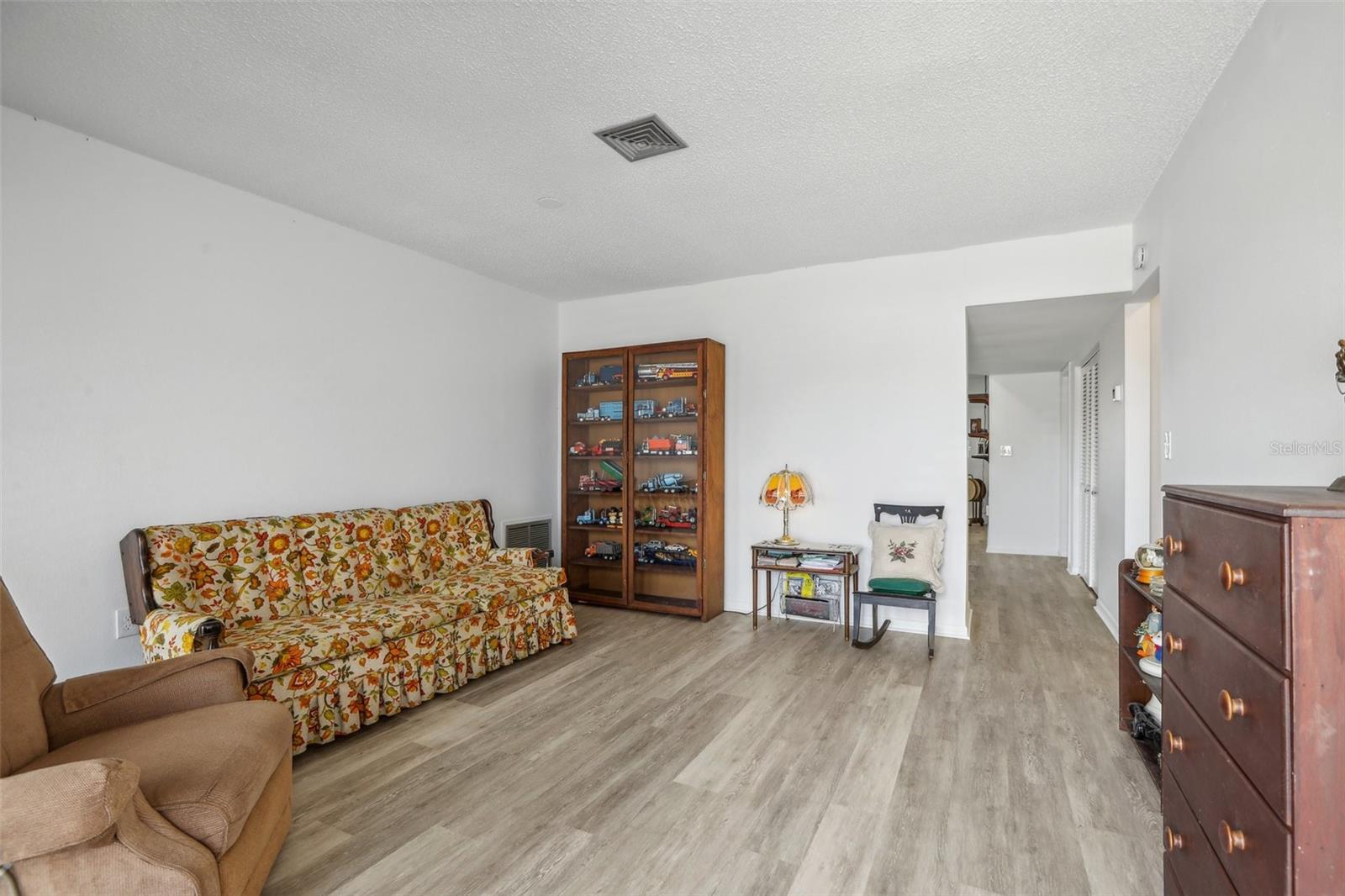 5396 Acacia Trl N Property Photo 4