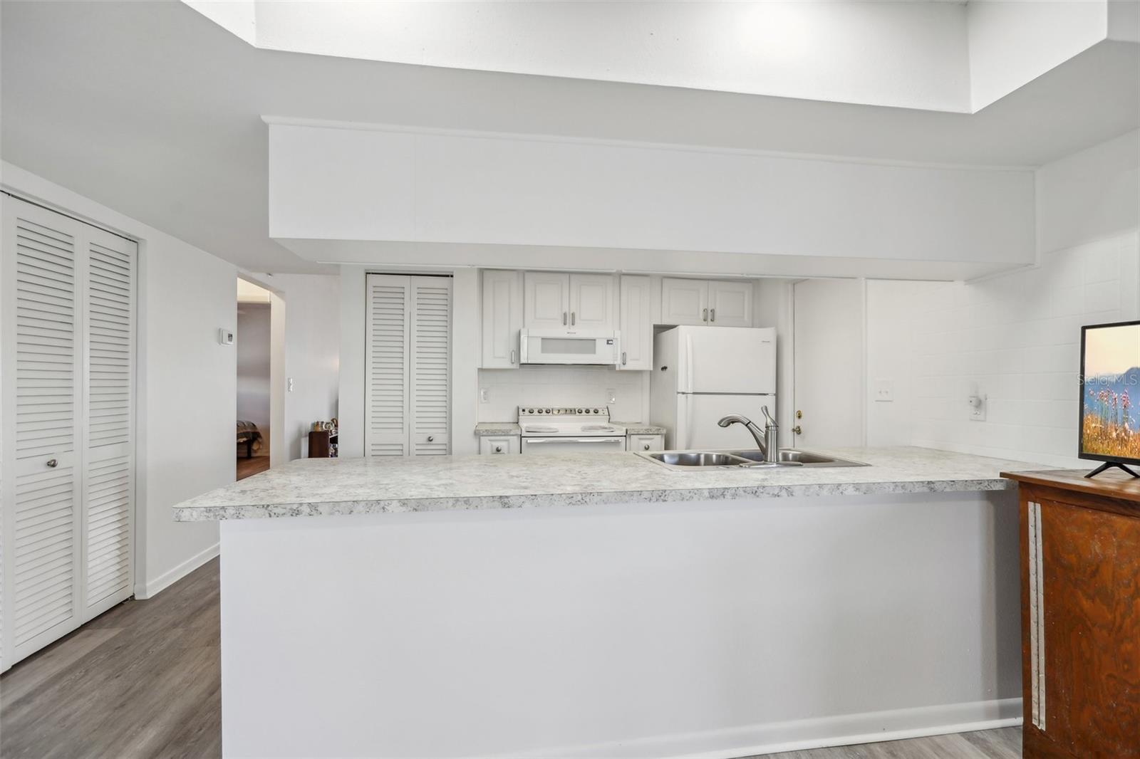 5396 Acacia Trl N Property Photo 11