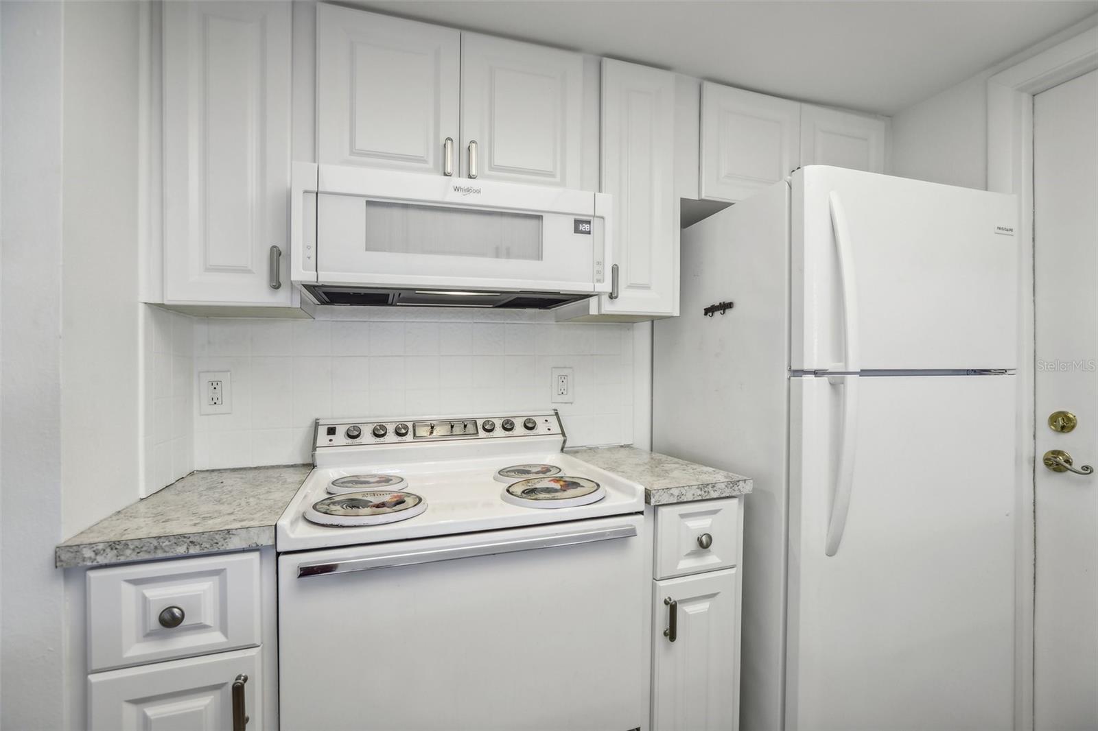 5396 Acacia Trl N Property Photo 13