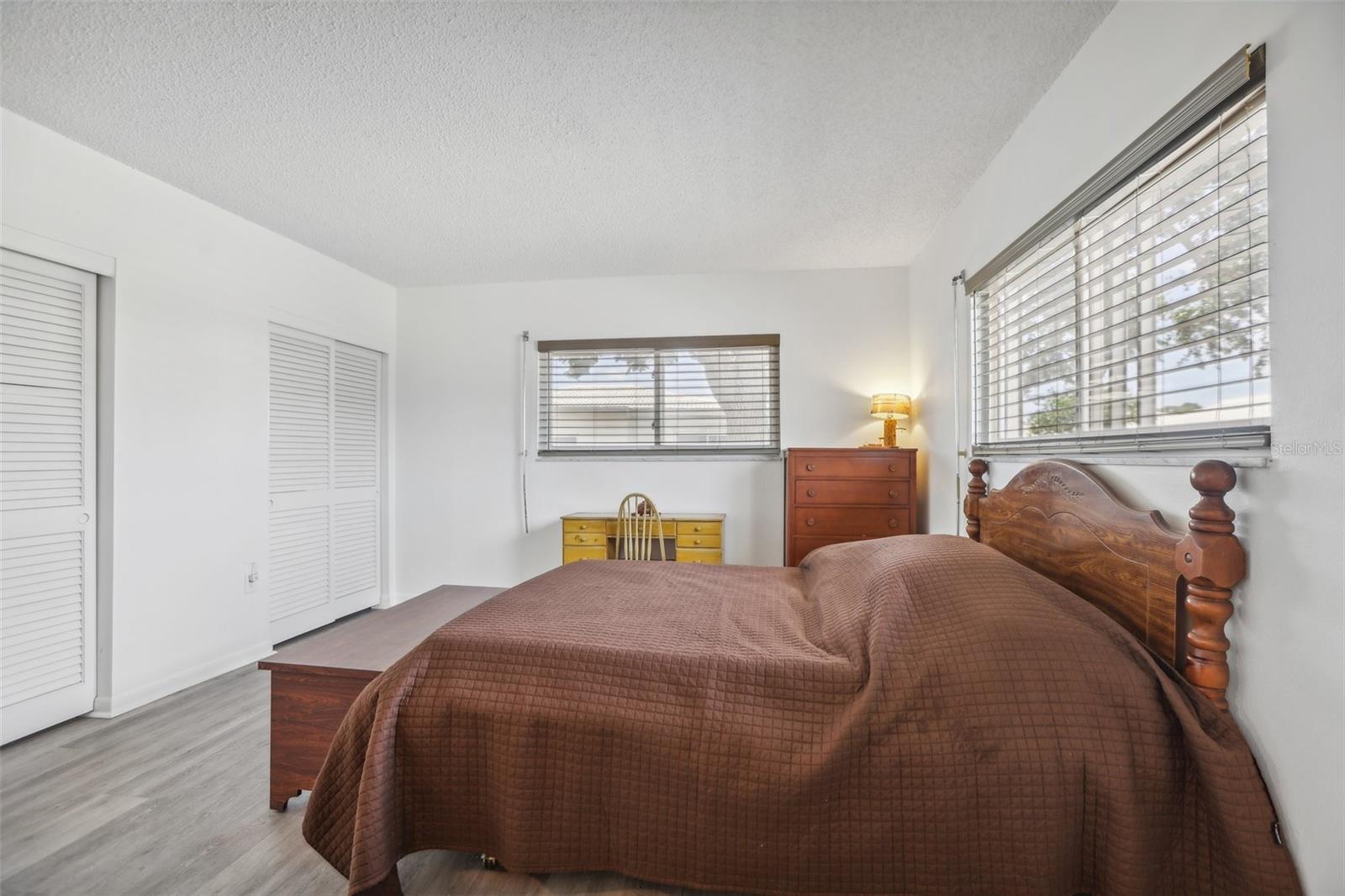 5396 Acacia Trl N Property Photo 24