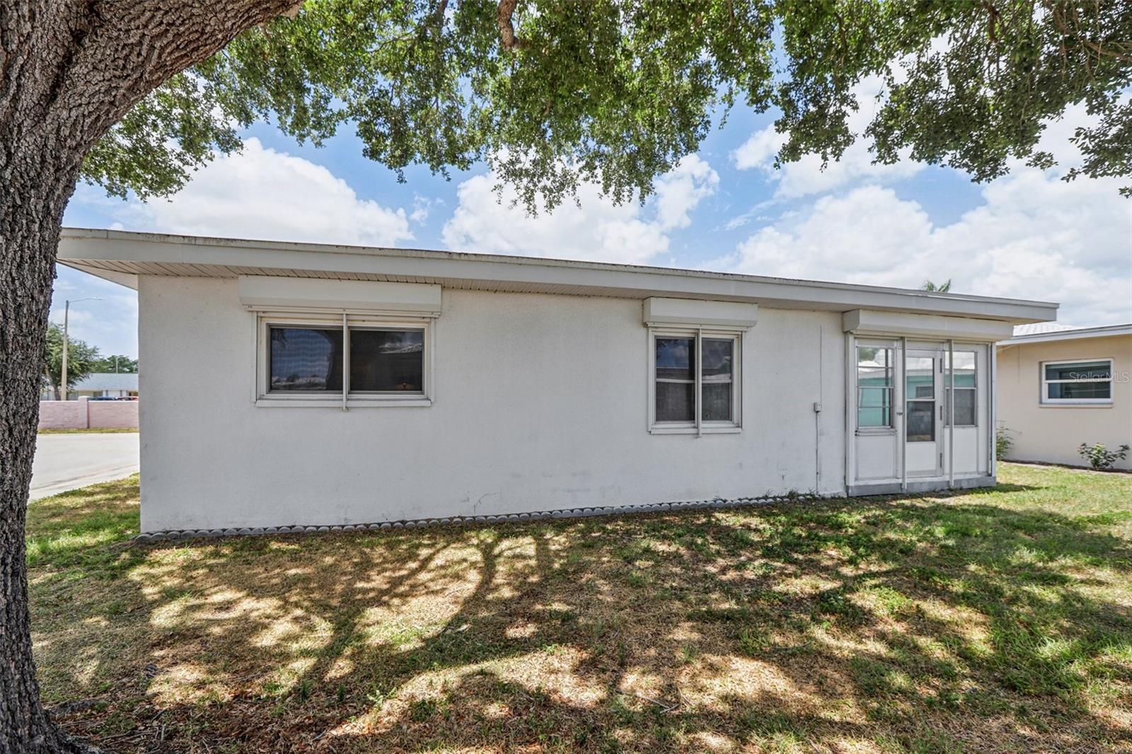 5396 Acacia Trl N Property Photo 35