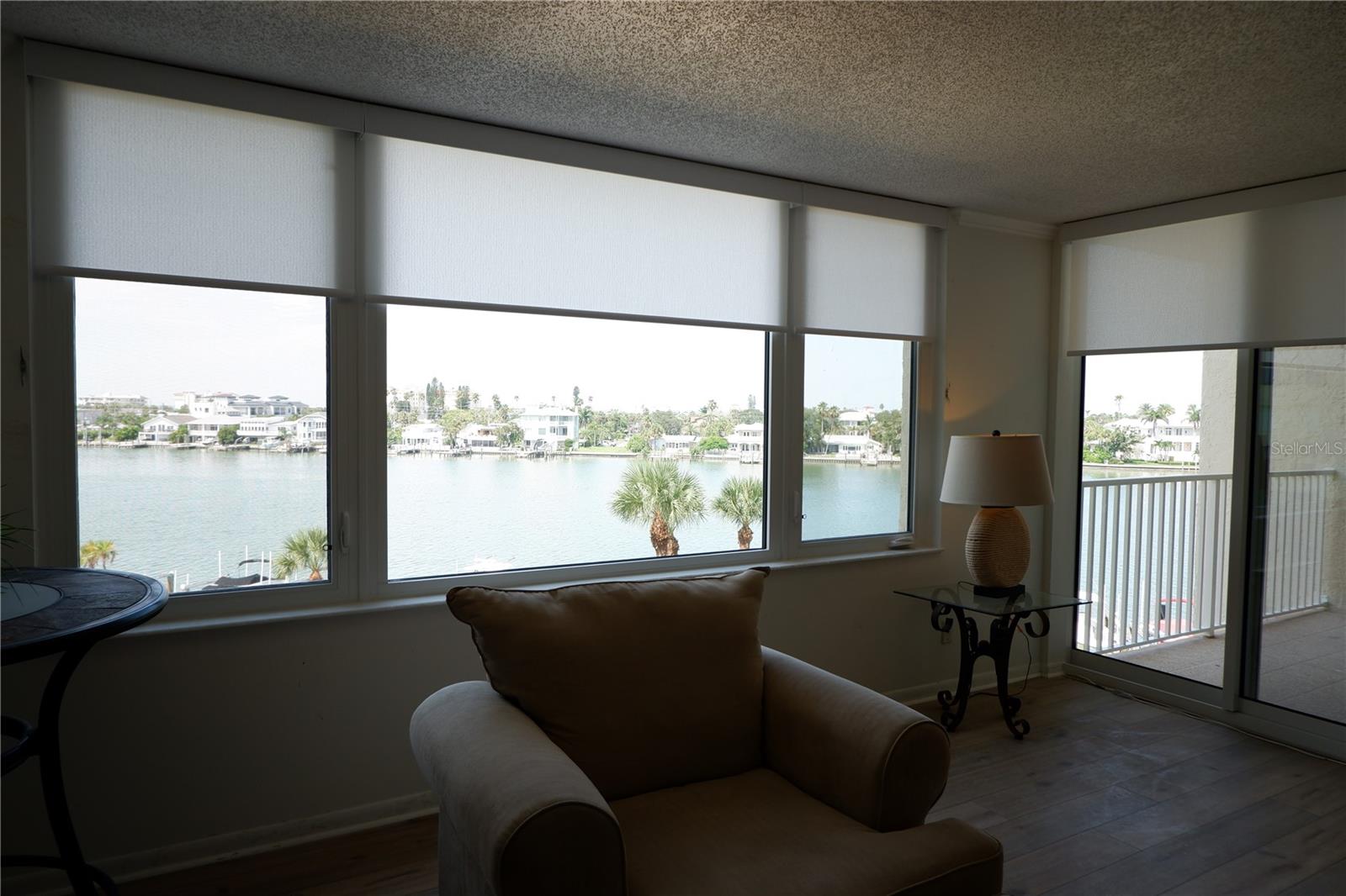 736 Island Way #404 Property Photo 9