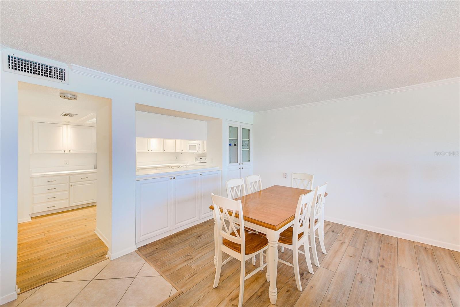 736 Island Way #404 Property Photo 15