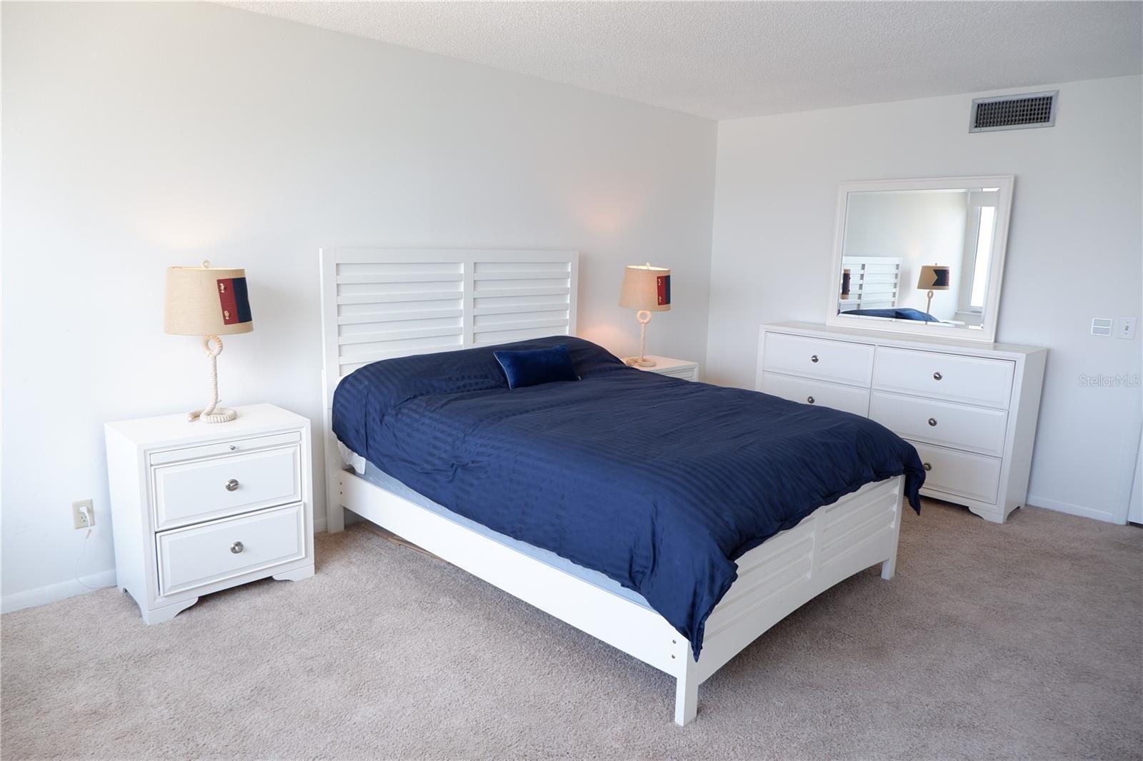 736 Island Way #404 Property Photo 24