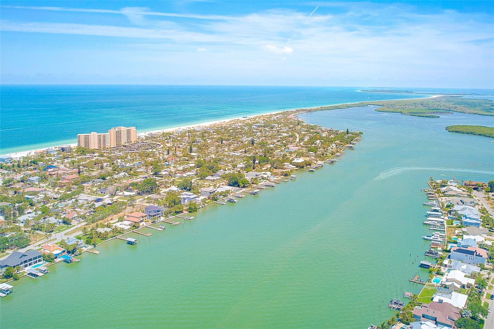 736 Island Way #404 Property Photo 32